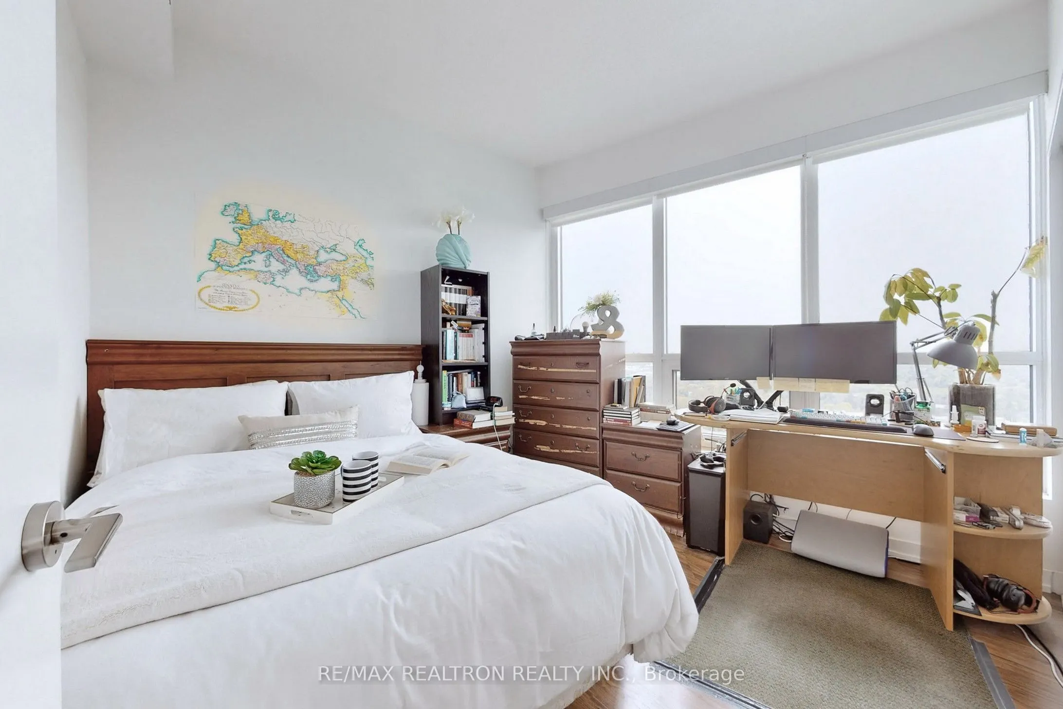 115 Mcmahon Drive, #2711