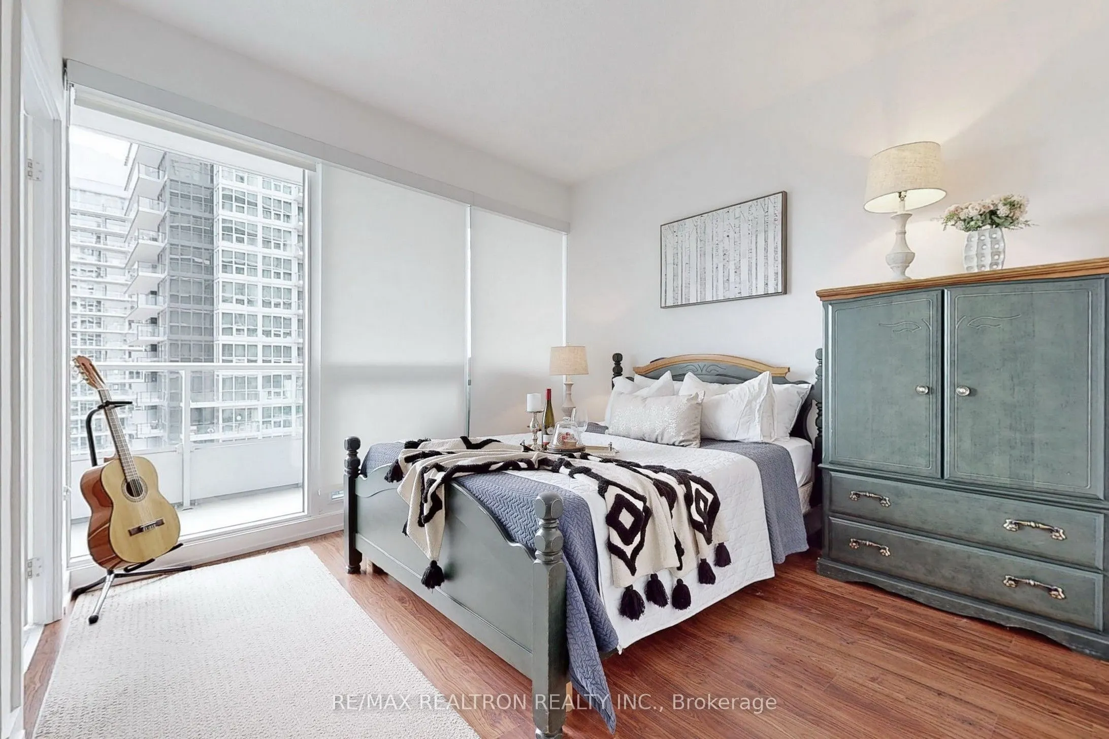 115 Mcmahon Drive, #2711