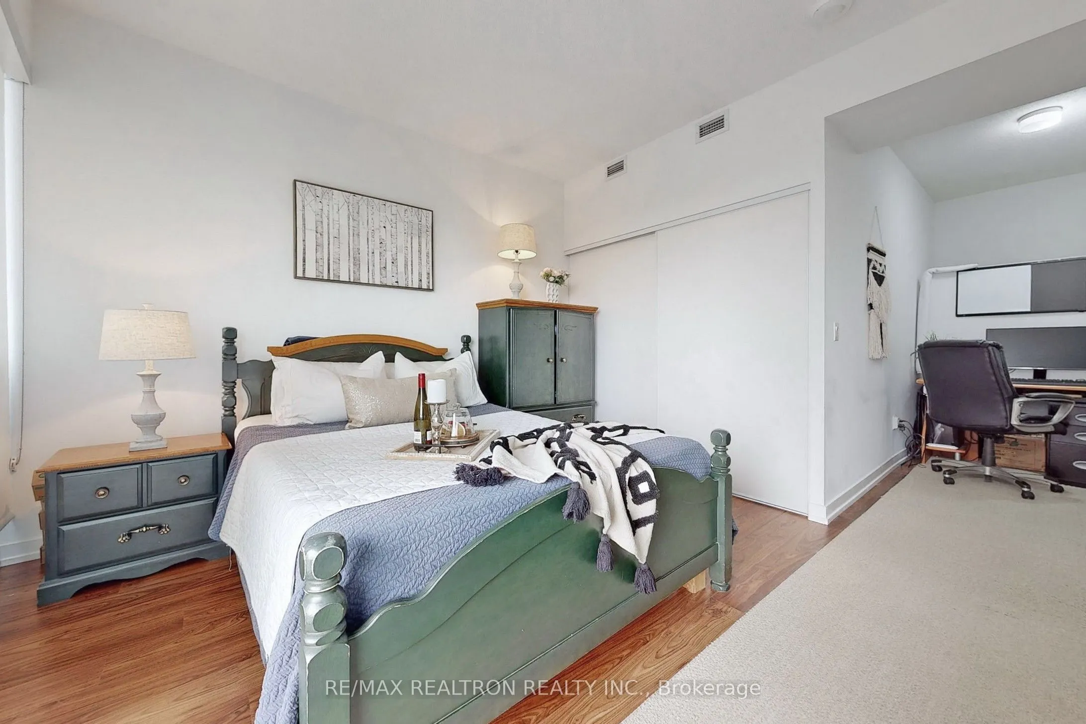 115 Mcmahon Drive, #2711