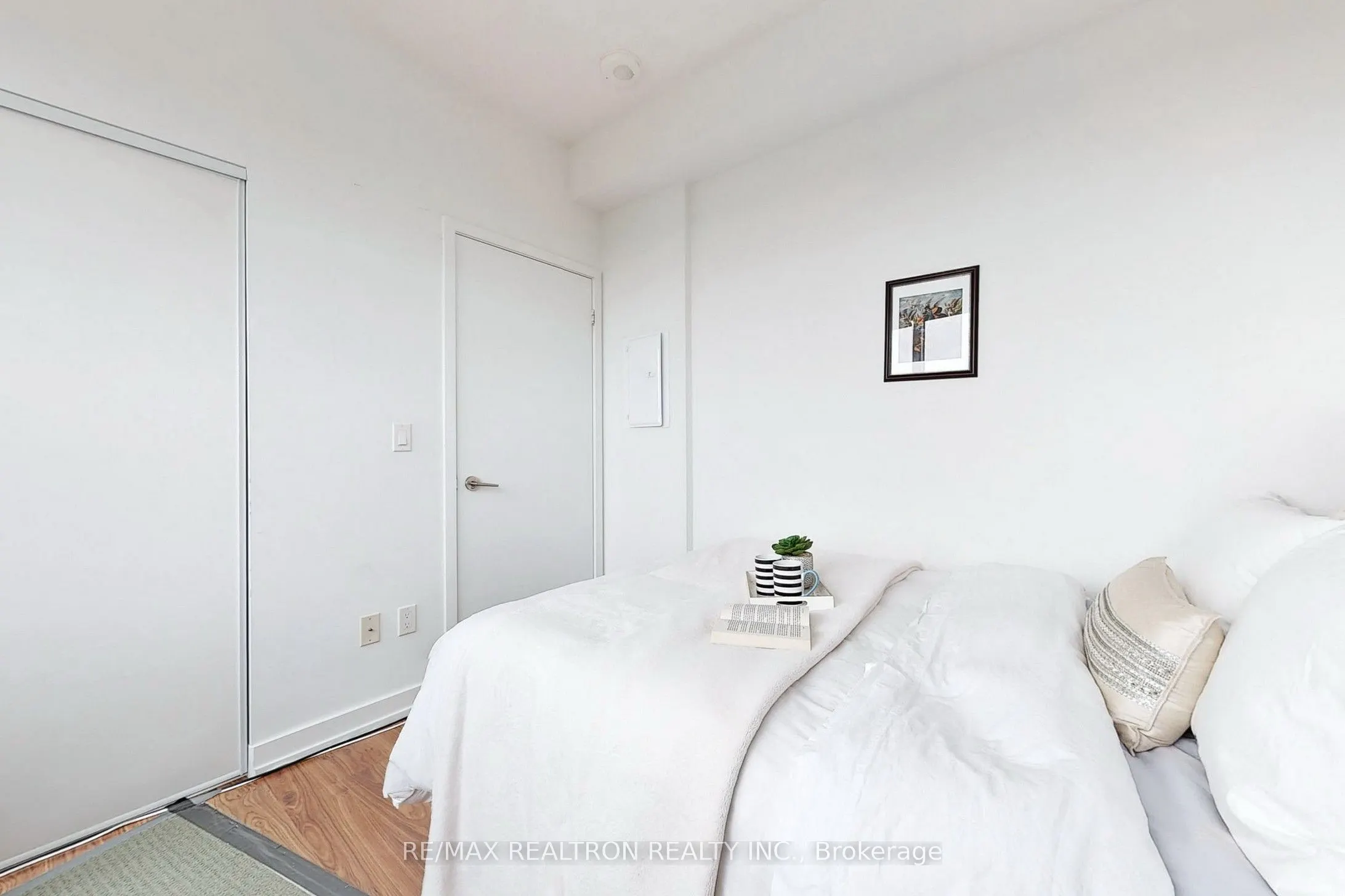 115 Mcmahon Drive, #2711