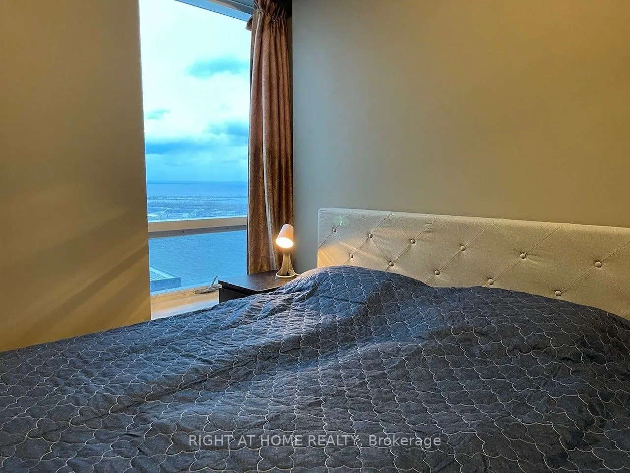 28 Freeland Street, #5208