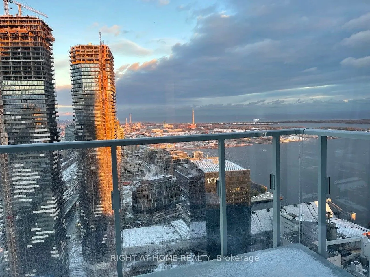 28 Freeland Street, #5208