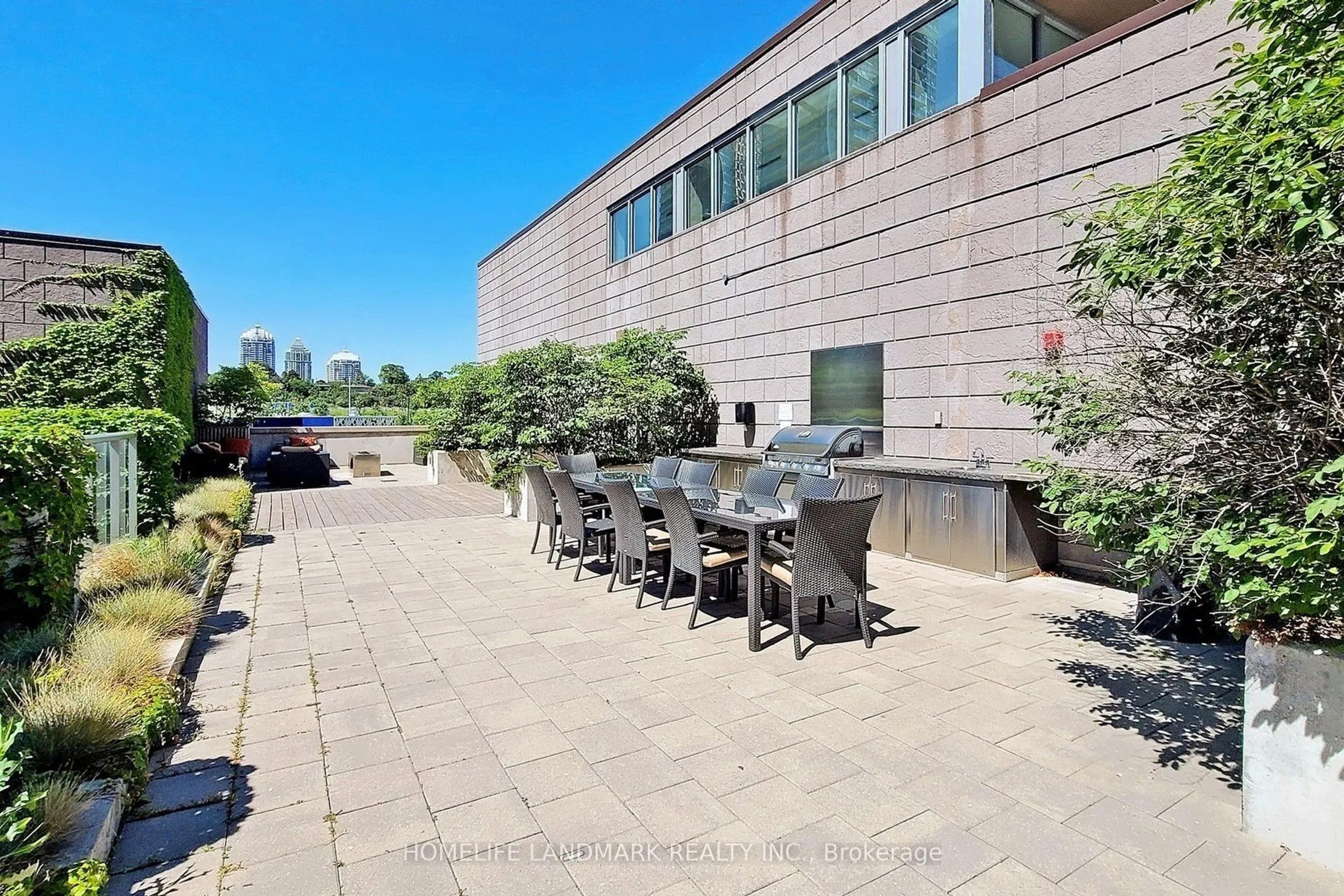 121 Mcmahon Drive, #2301