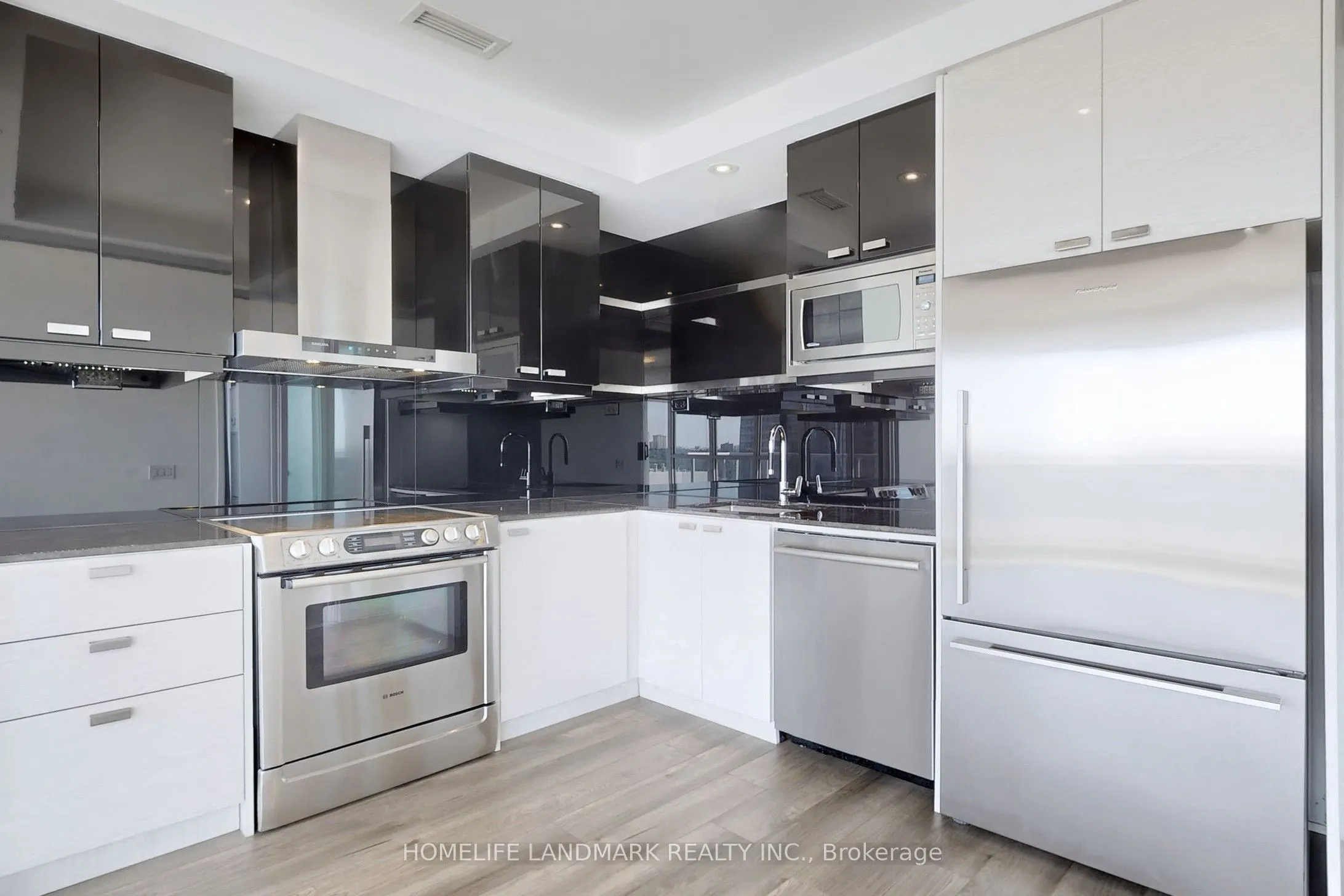 121 Mcmahon Drive, #2301