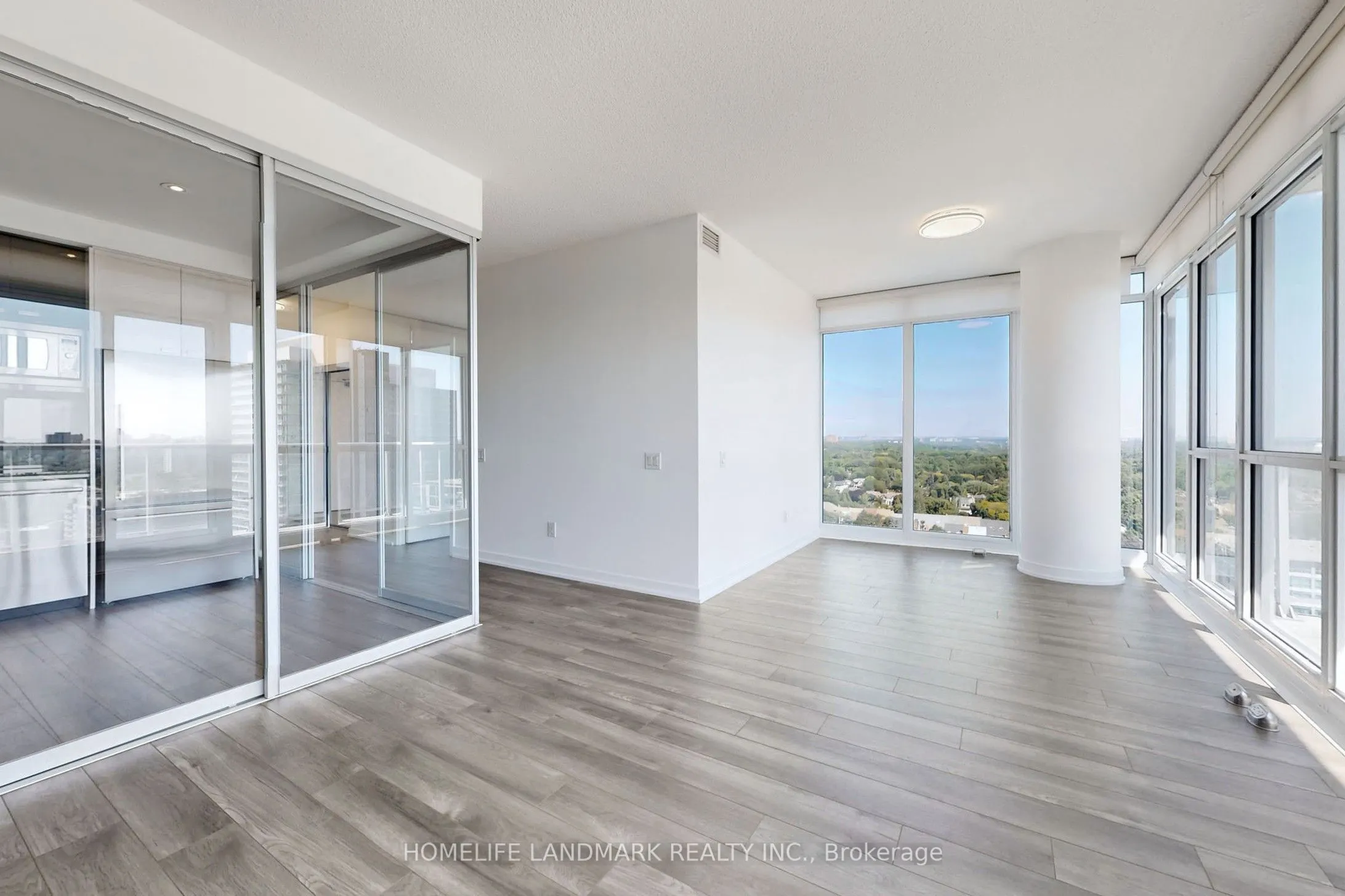 121 Mcmahon Drive, #2301
