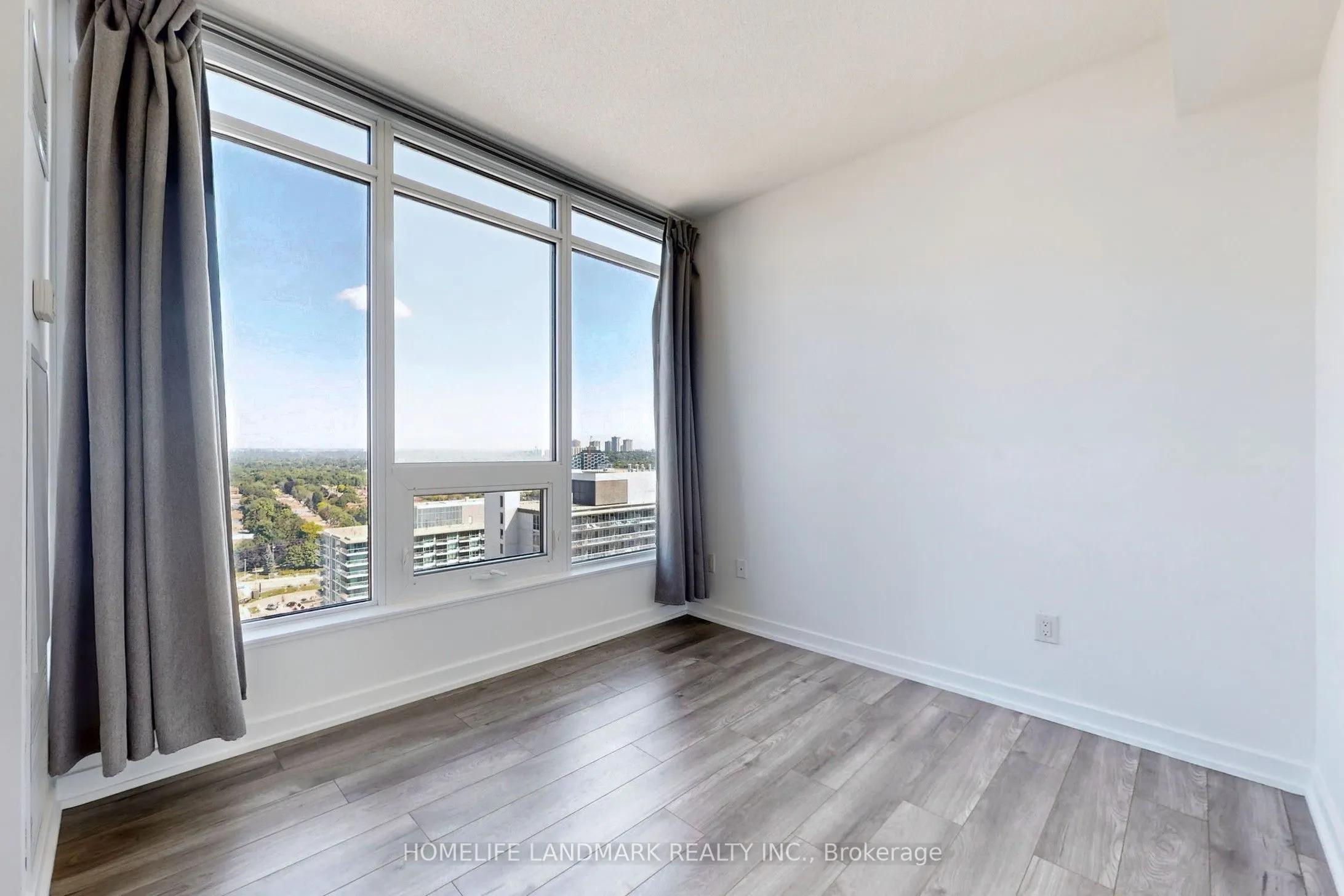 121 Mcmahon Drive, #2301