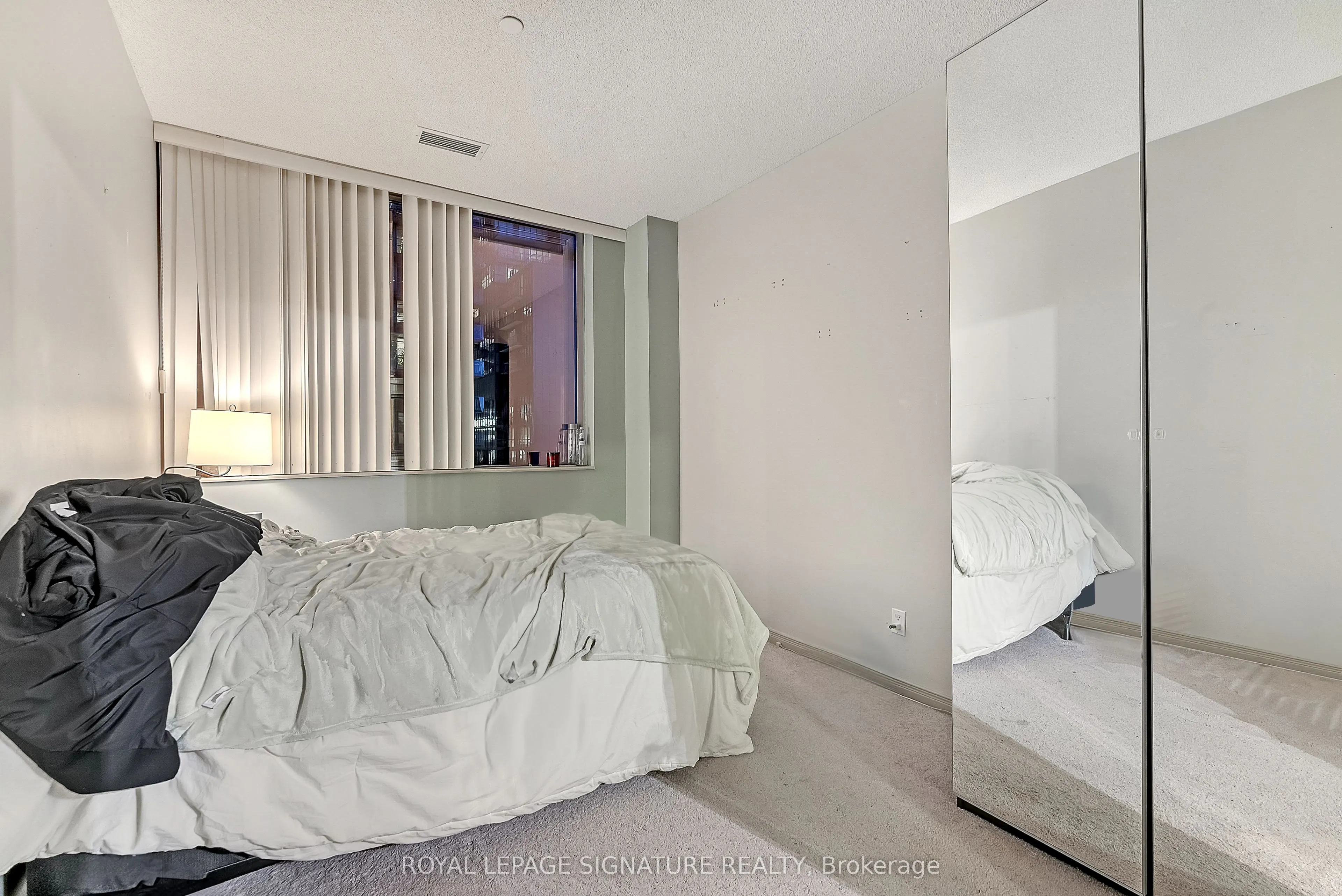 393 King Street W, #605