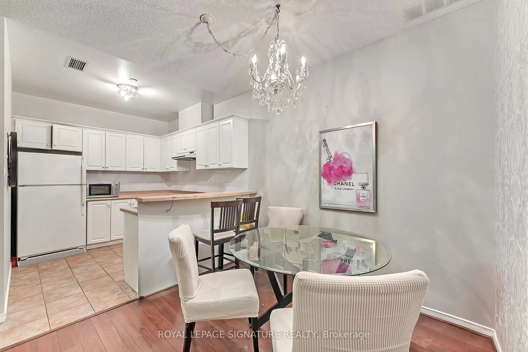 393 King Street W, #605