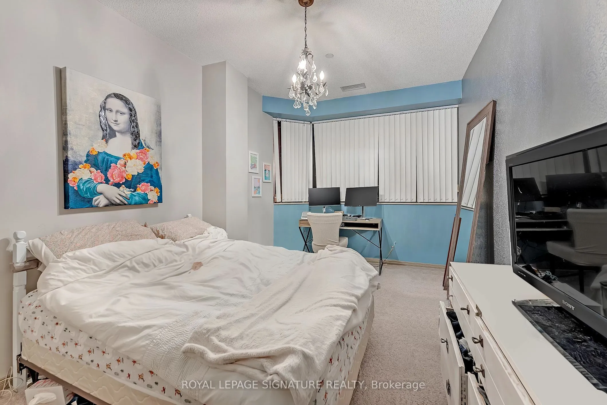 393 King Street W, #605