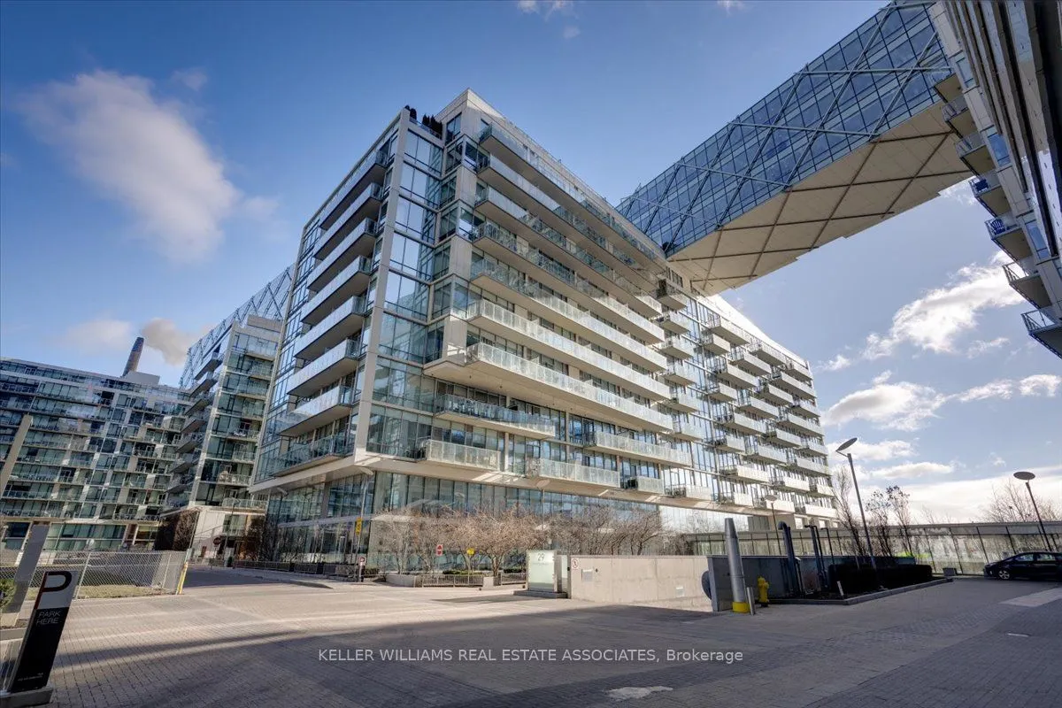 29 Queens Quay E #323