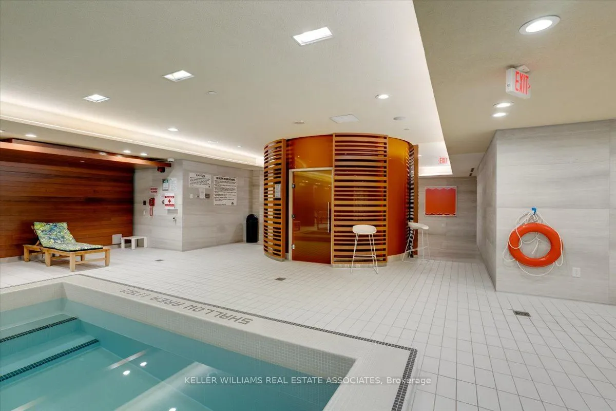 29 Queens Quay E #323