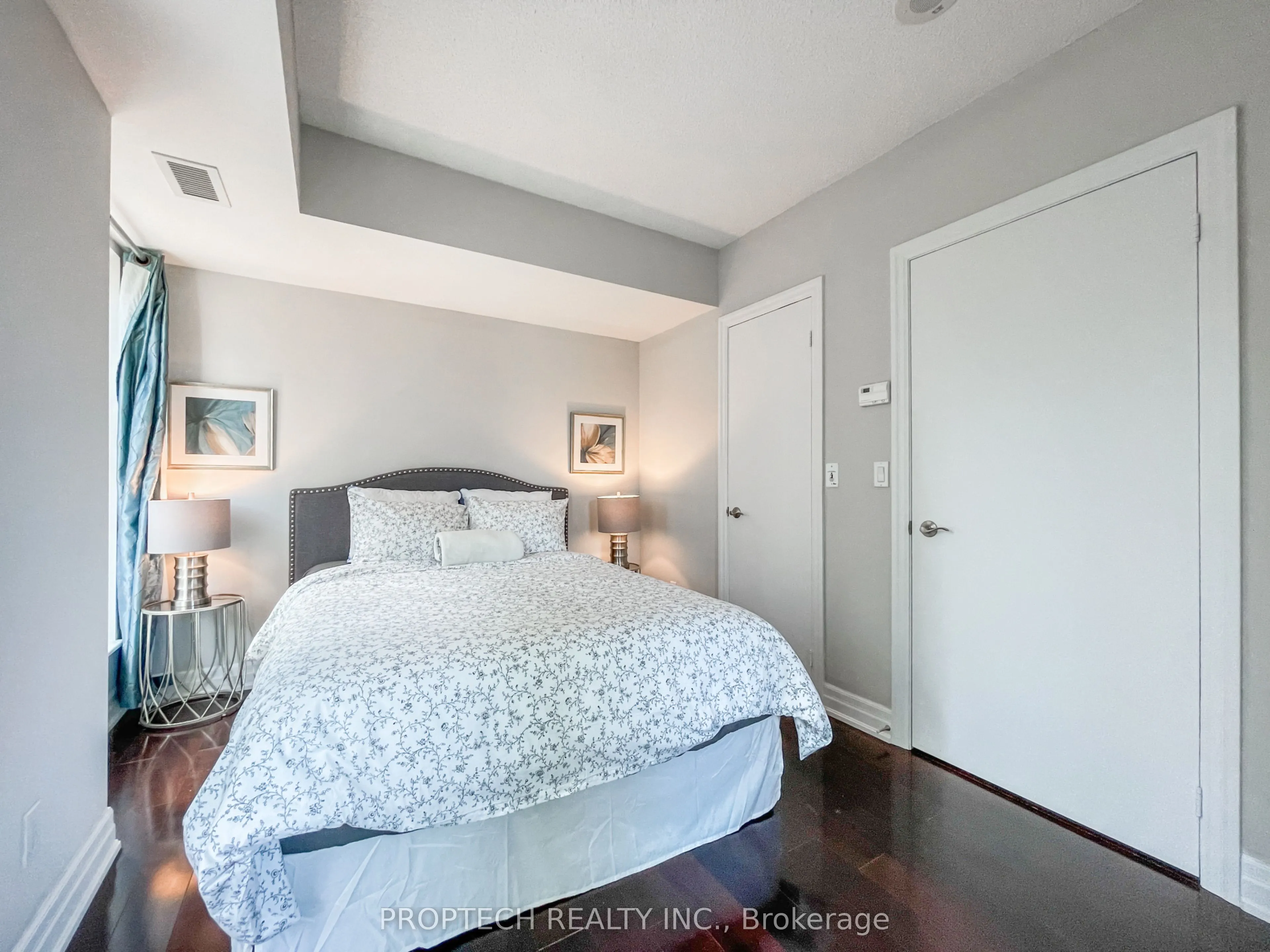 8 Scollard St Street, #304