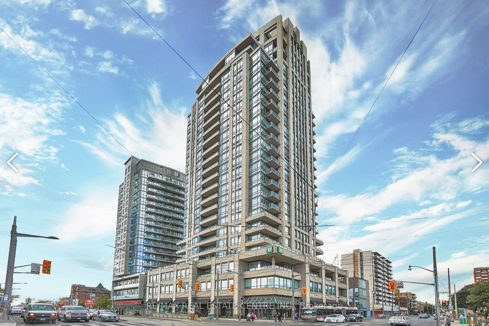 500 St Clair Avenue W, #806