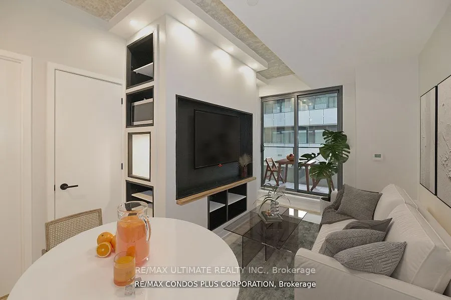 161 Roehampton Avenue, #233