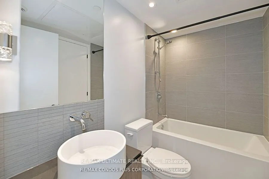 161 Roehampton Avenue, #233