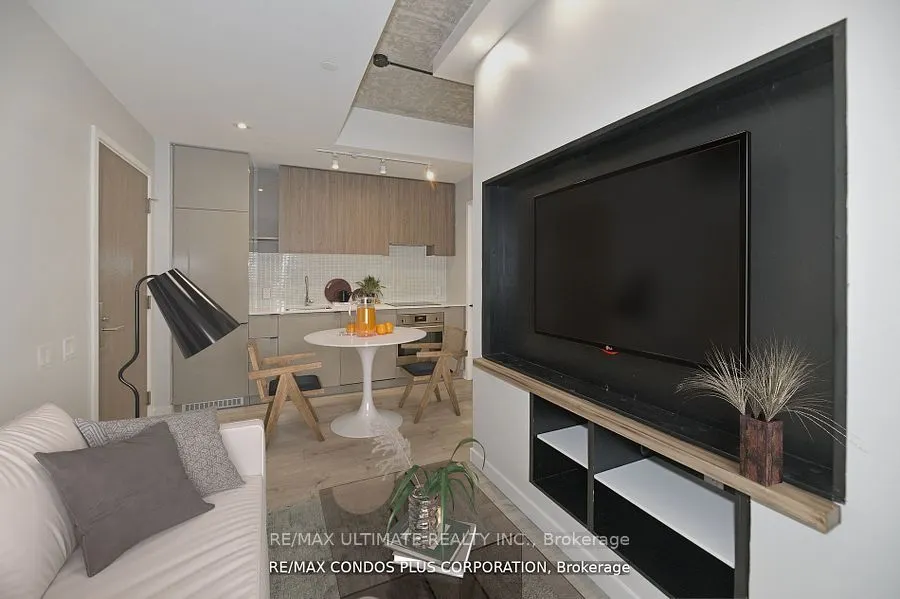 161 Roehampton Avenue, #233