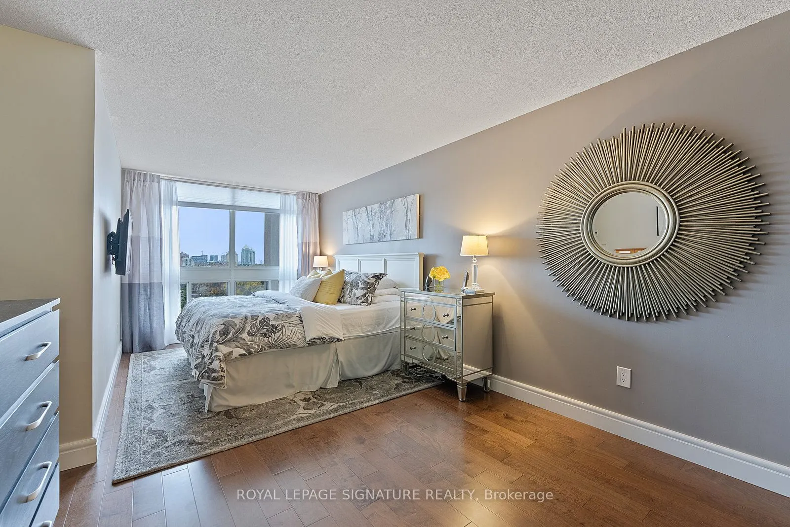 5 Kenneth Avenue, #1008