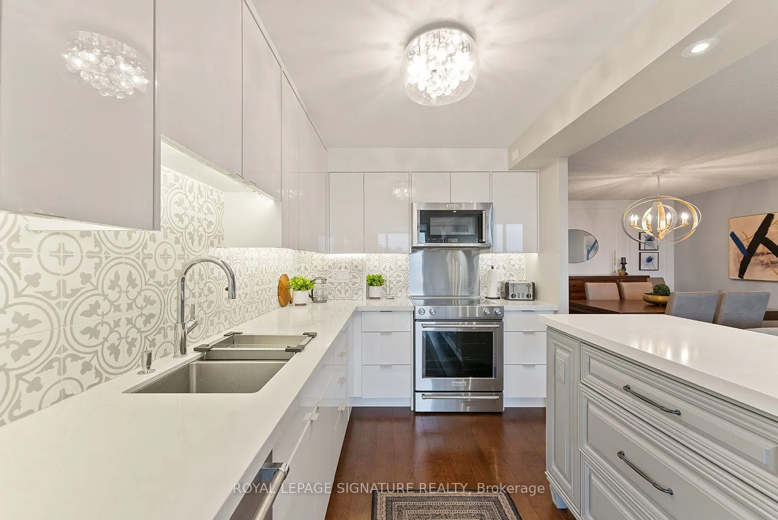 5 Kenneth Avenue, #1008