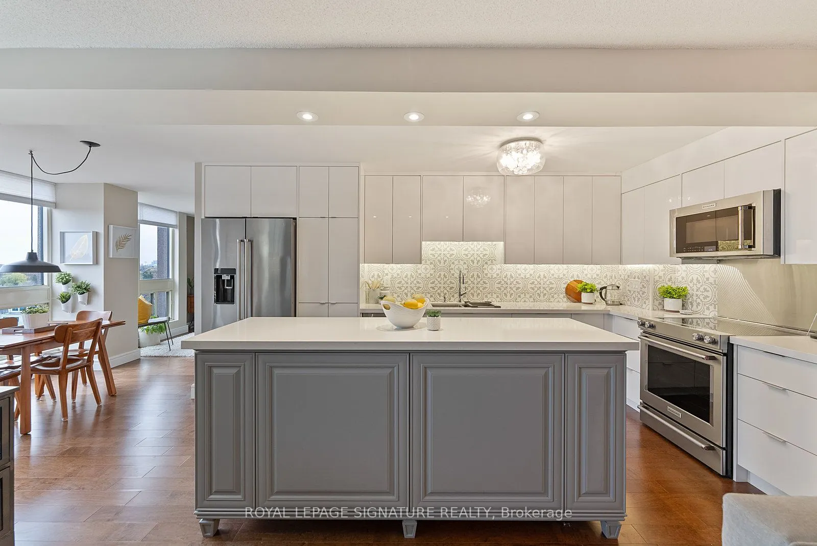 5 Kenneth Avenue, #1008