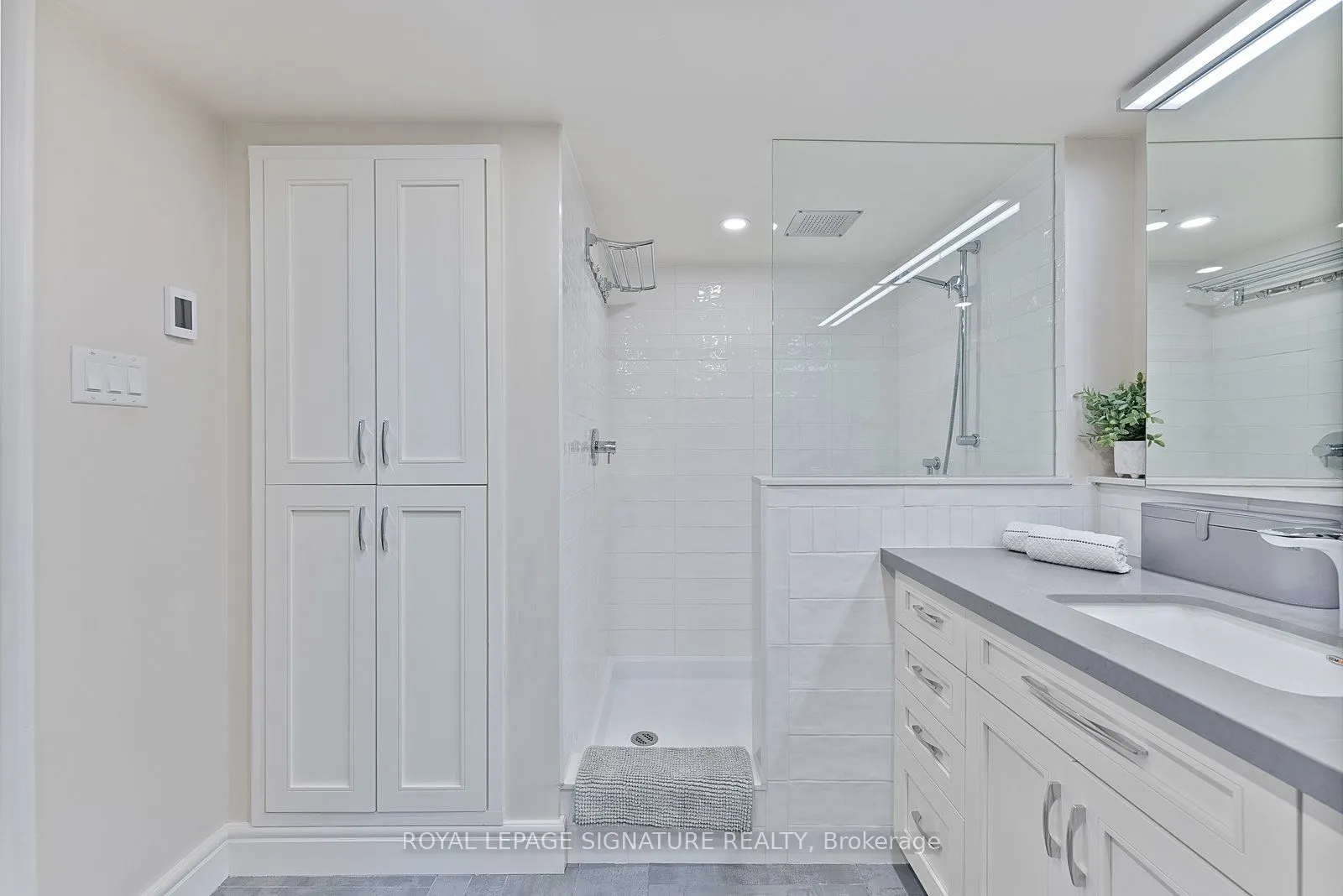 5 Kenneth Avenue, #1008