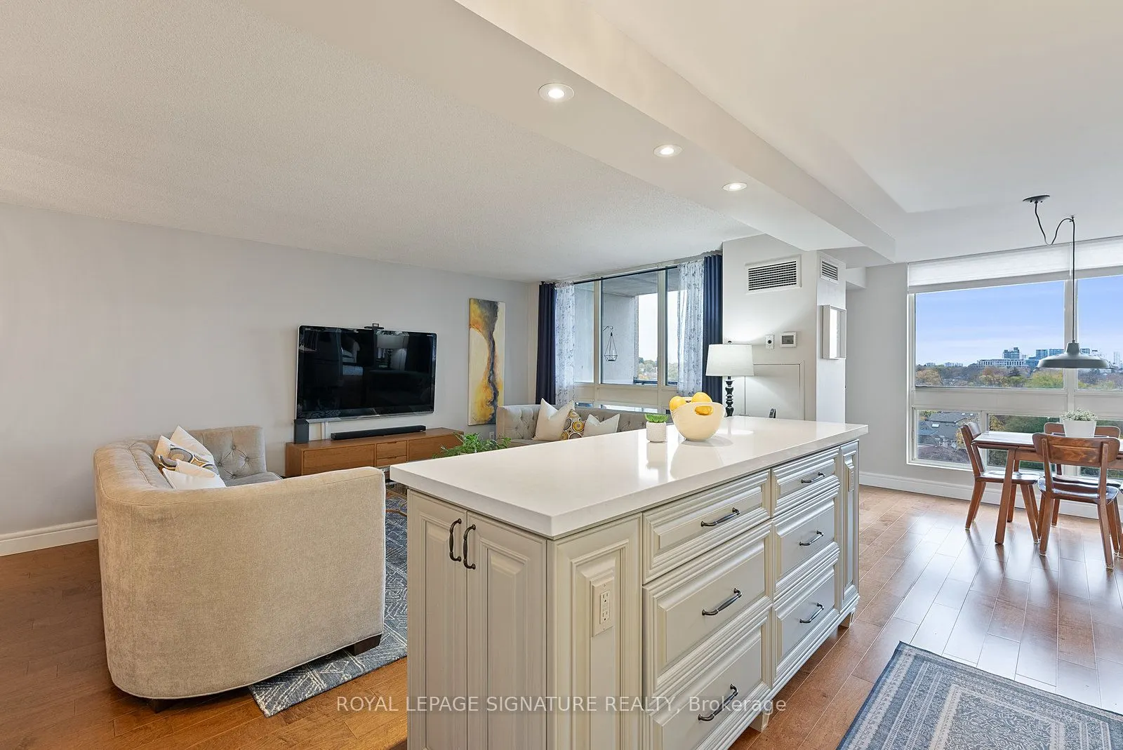 5 Kenneth Avenue, #1008