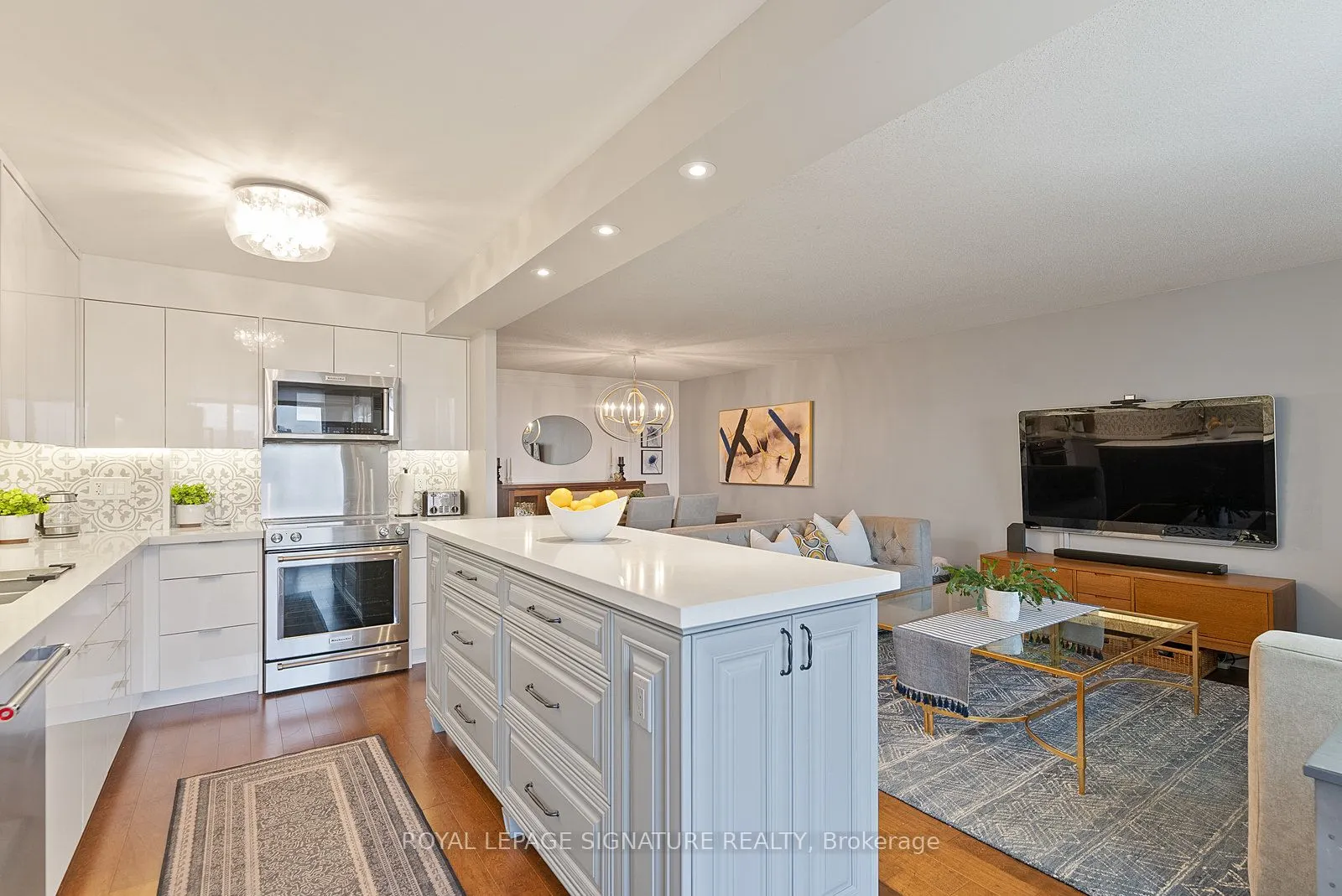 5 Kenneth Avenue, #1008