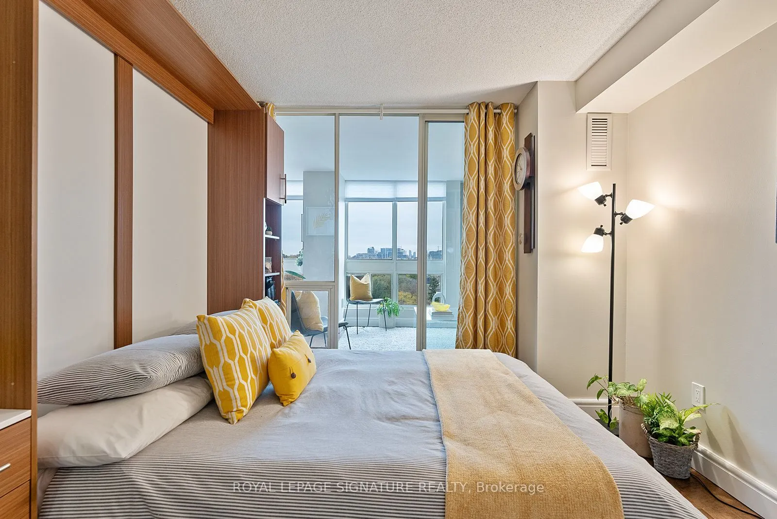 5 Kenneth Avenue, #1008