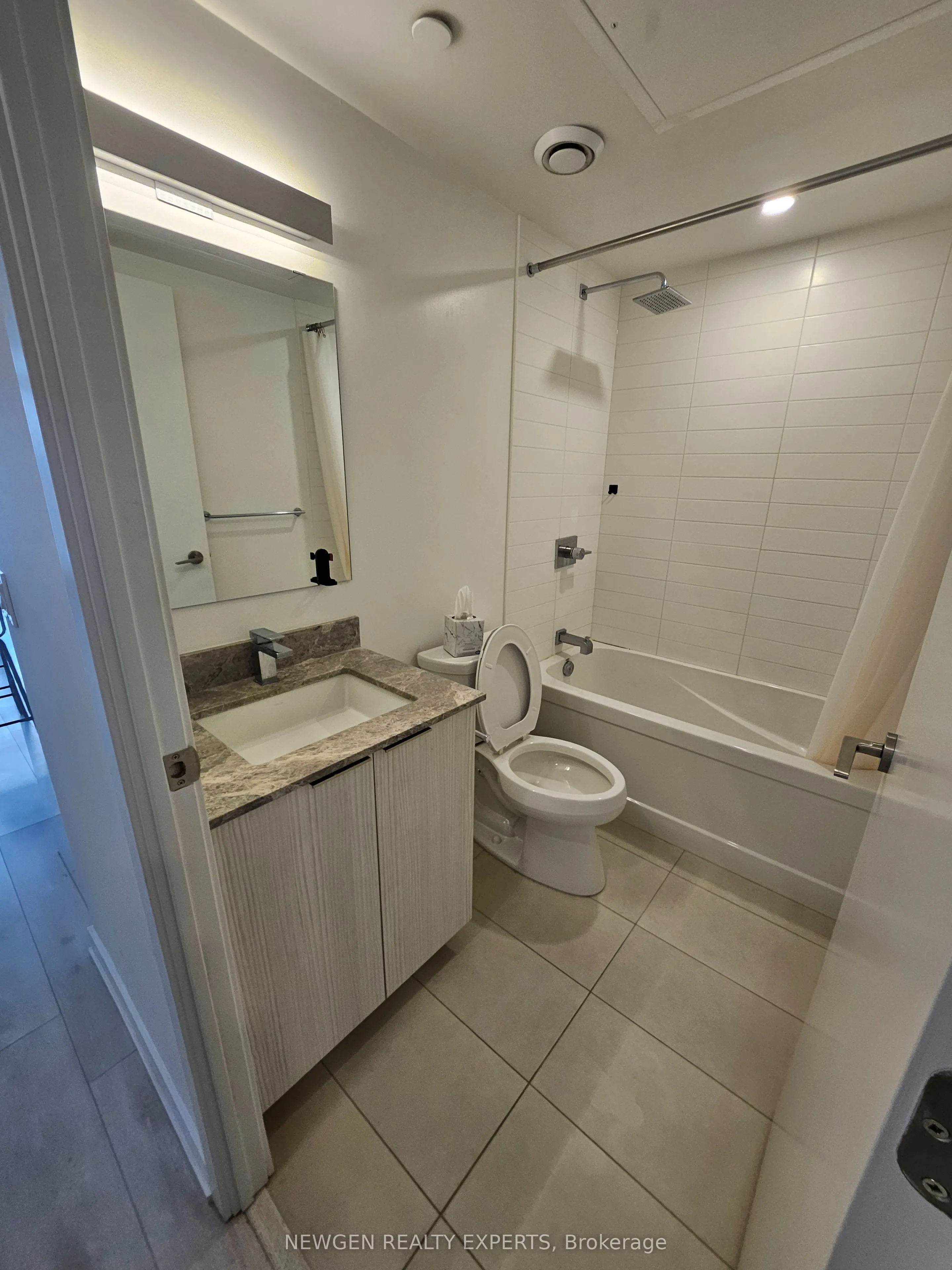 501 Yonge Street, #3610
