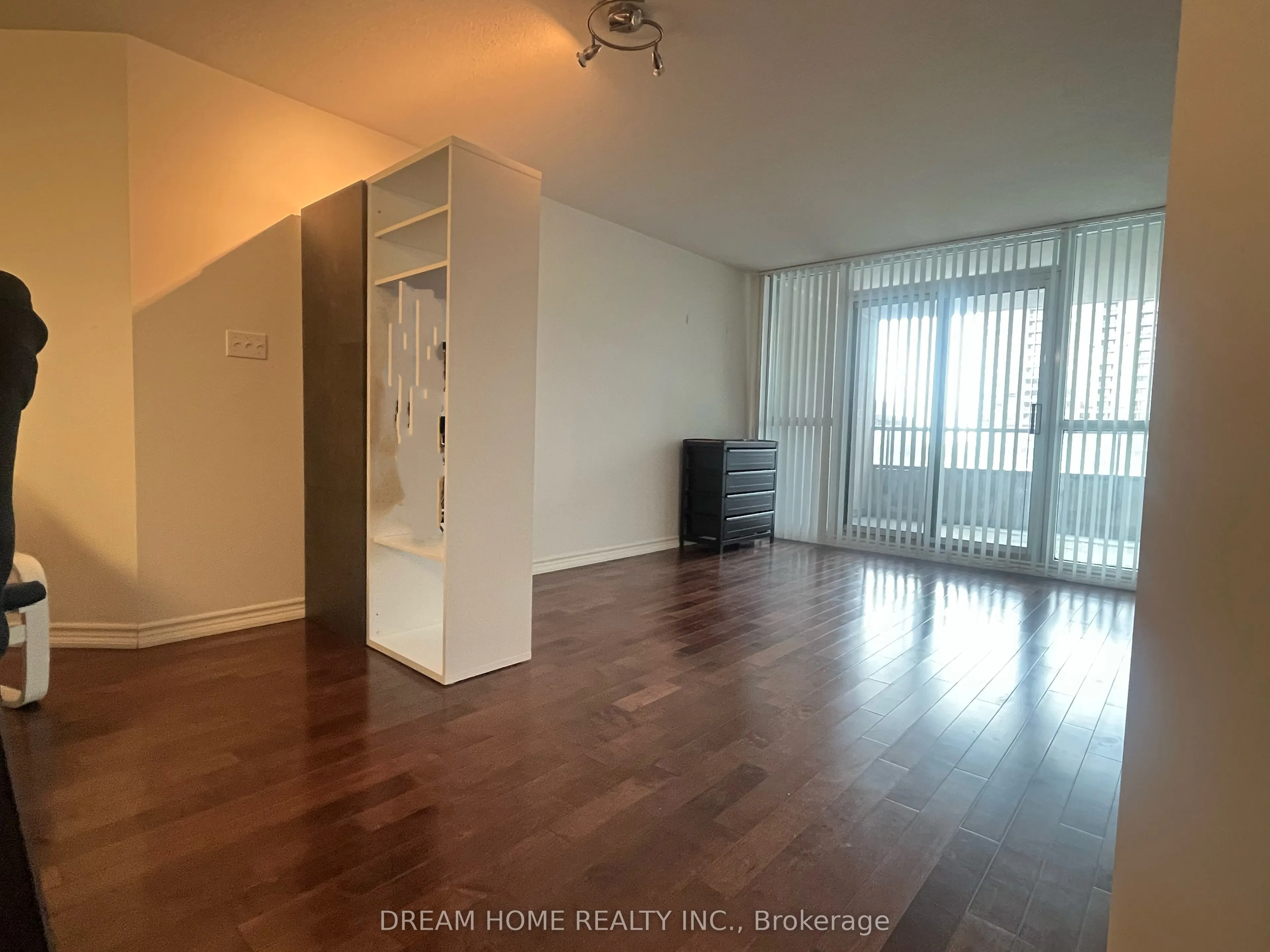 18 Spring Garden Avenue, #1711