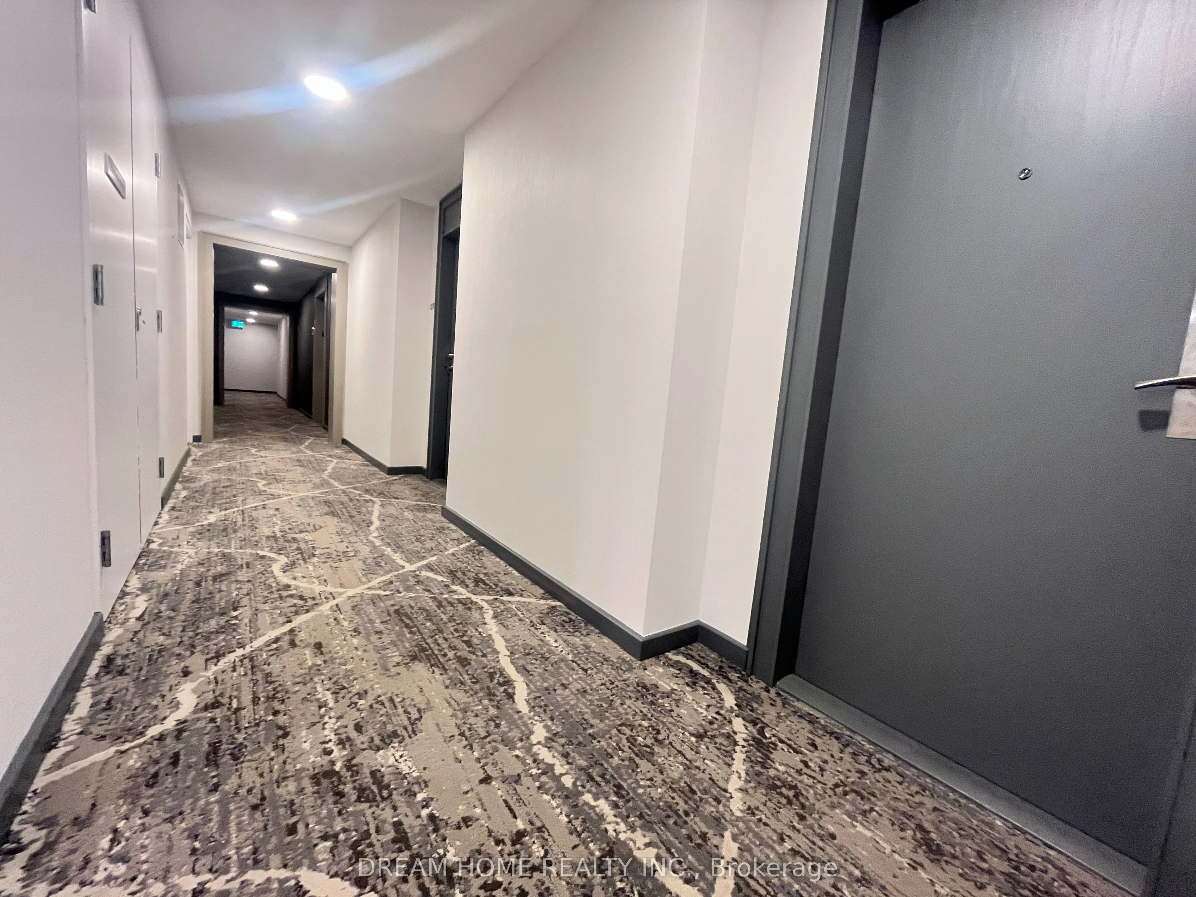 18 Spring Garden Avenue, #1711