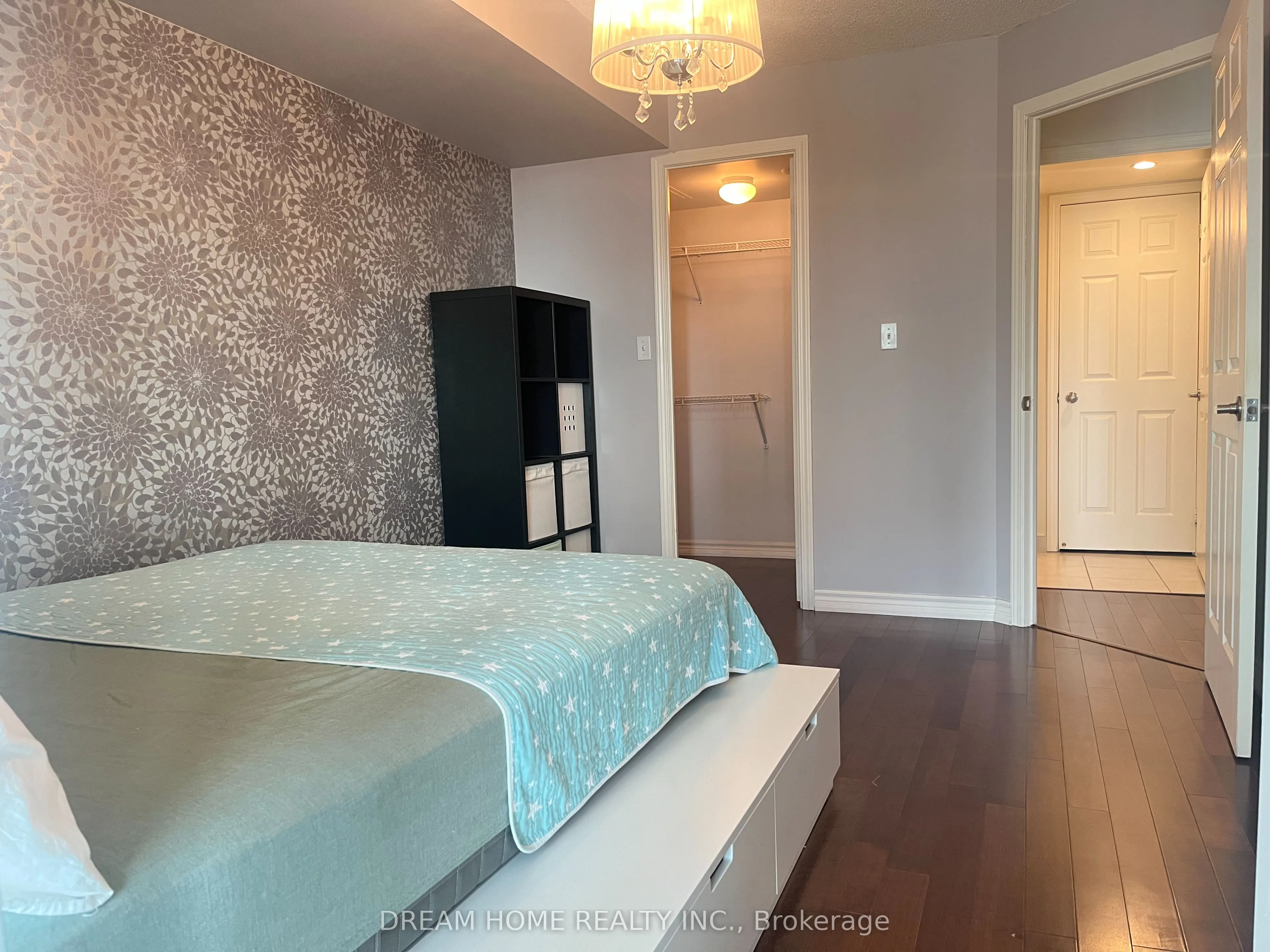 18 Spring Garden Avenue, #1711