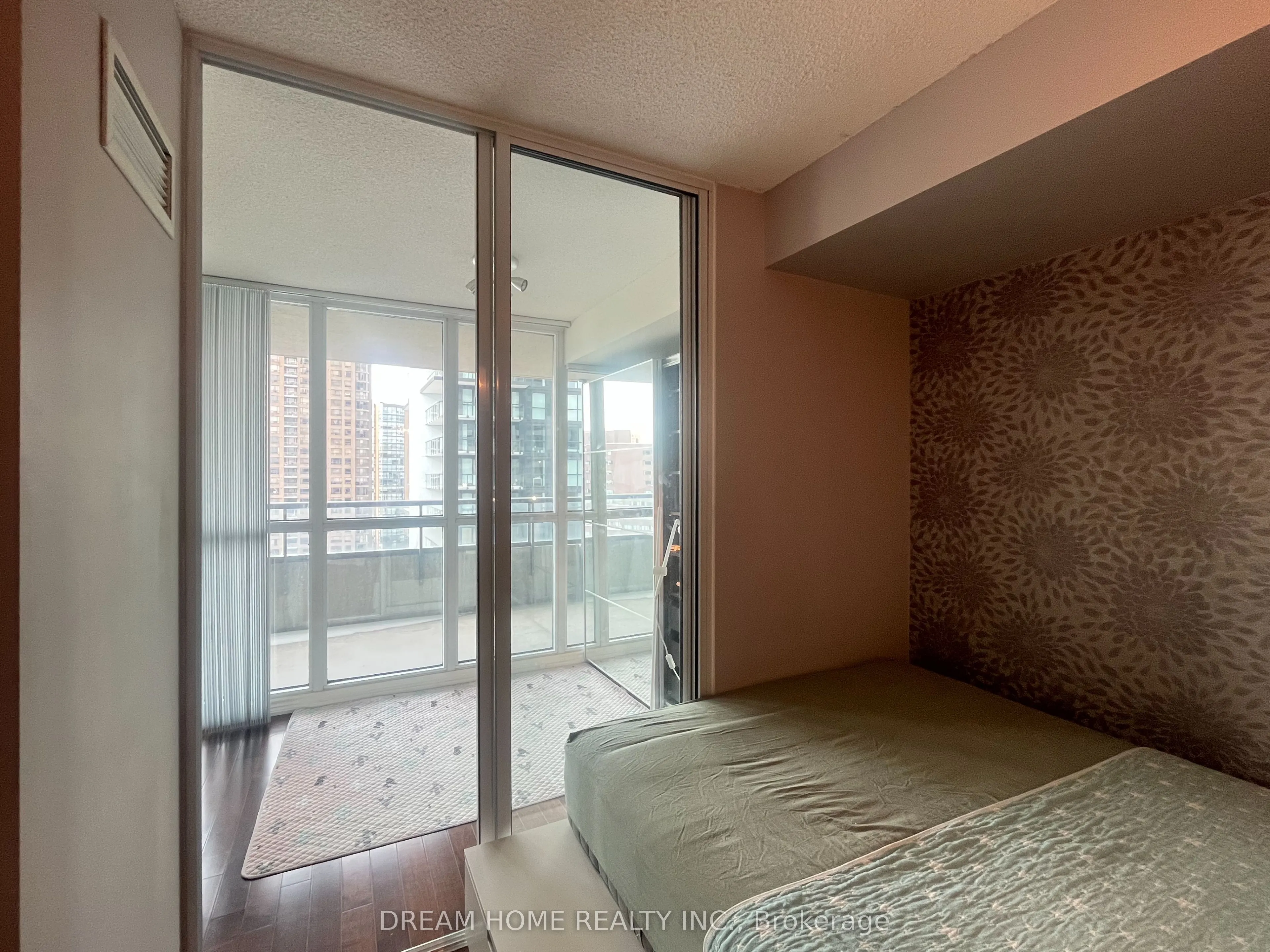 18 Spring Garden Avenue, #1711