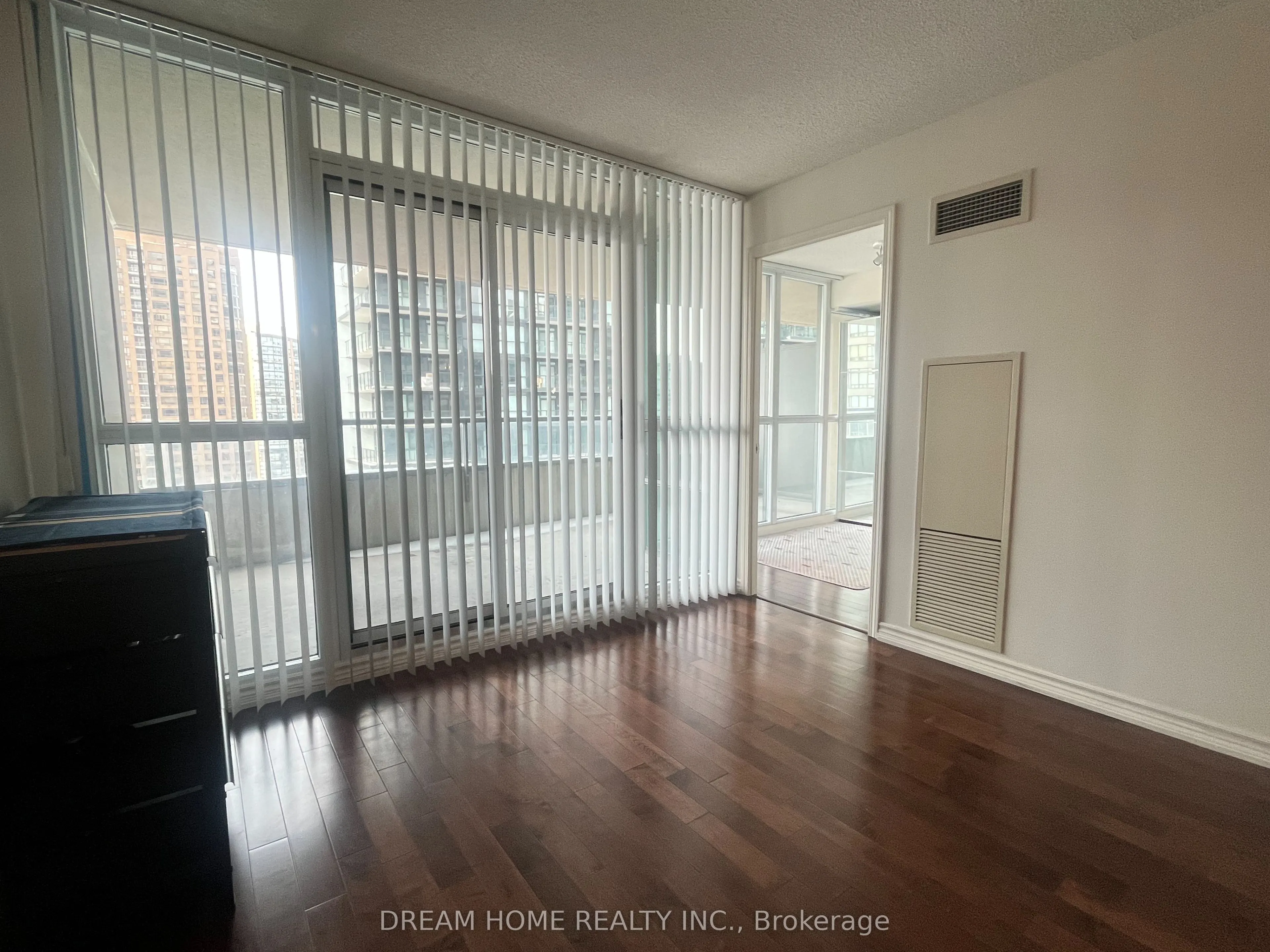 18 Spring Garden Avenue, #1711