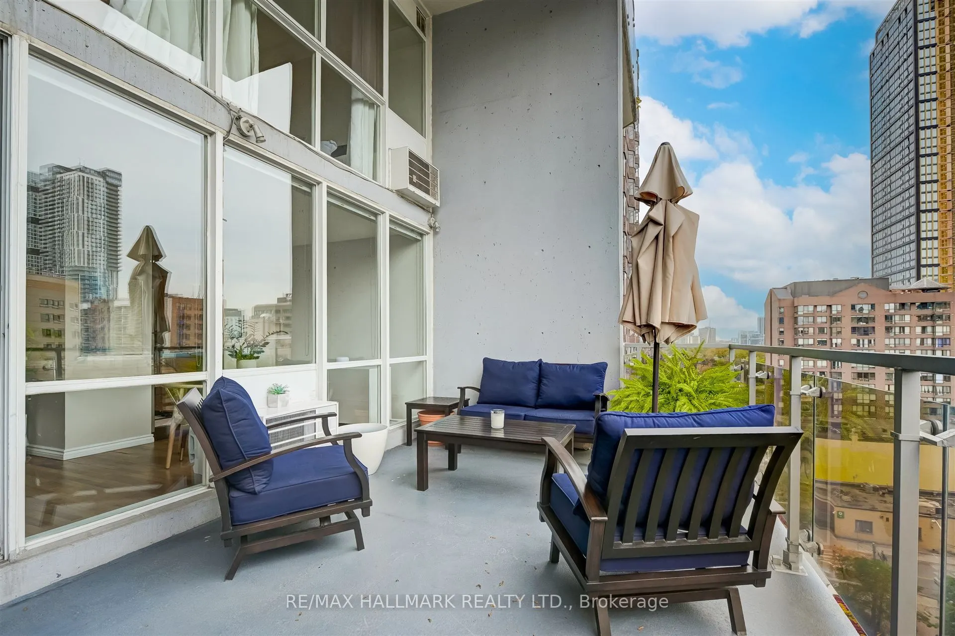 86 Gerrard Street E, #8E