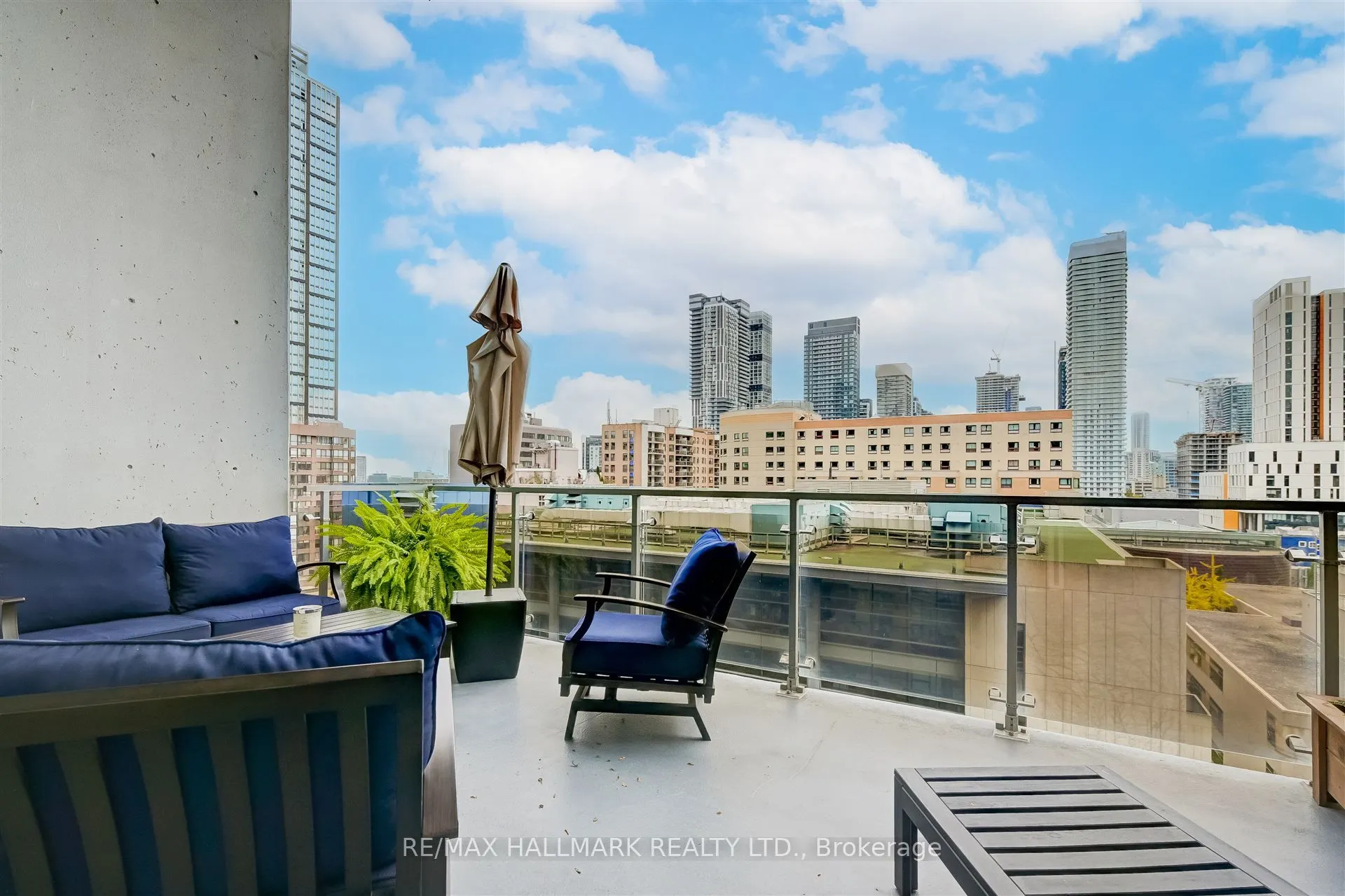86 Gerrard Street E, #8E