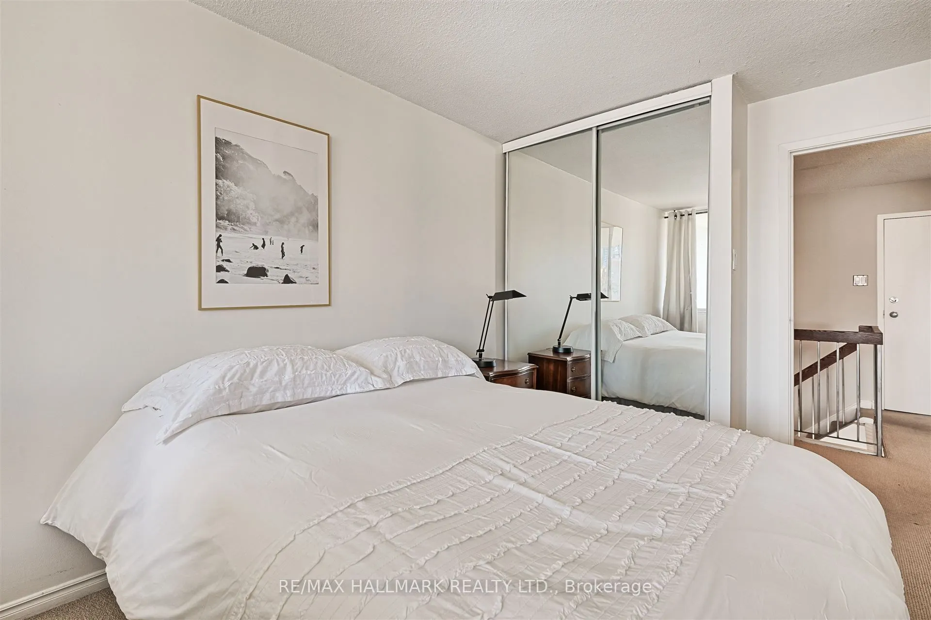 86 Gerrard Street E, #8E