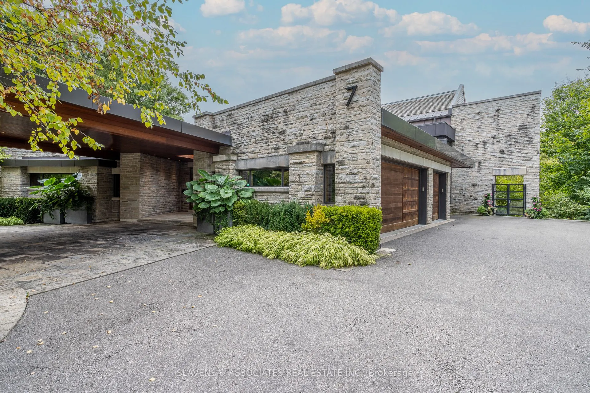 7 Oxbow Road