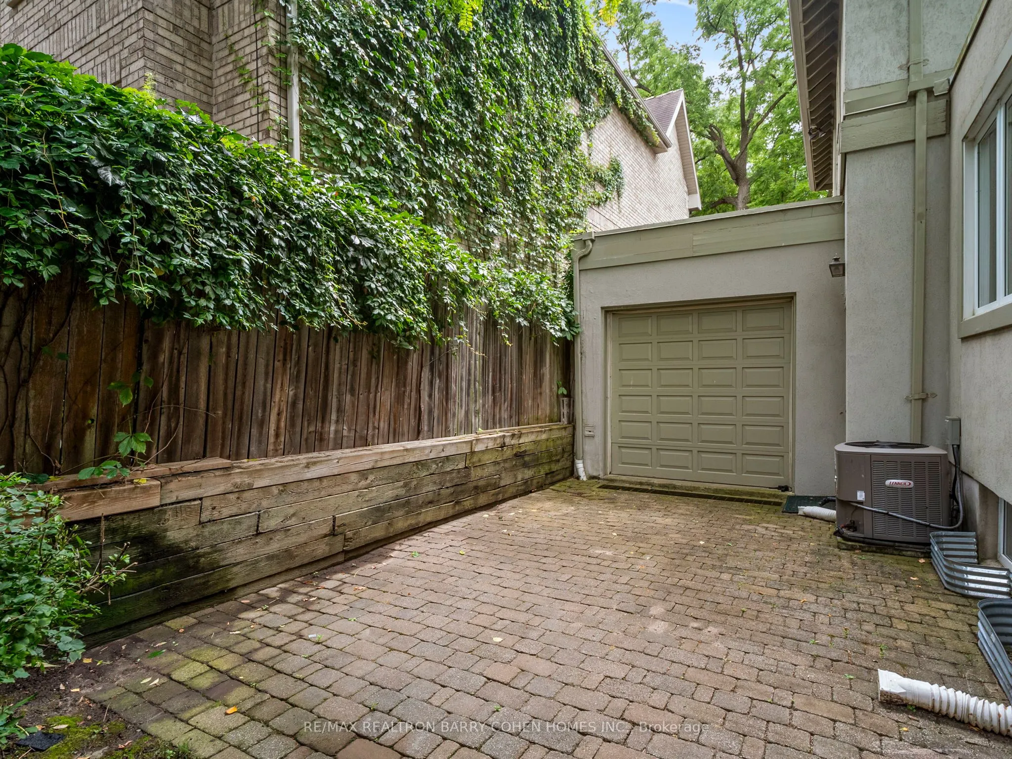 16 Clarendon Avenue