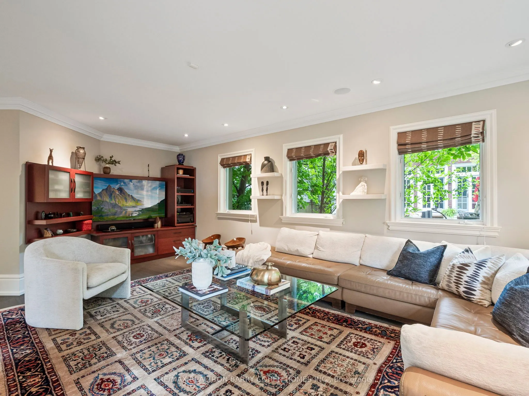 16 Clarendon Avenue