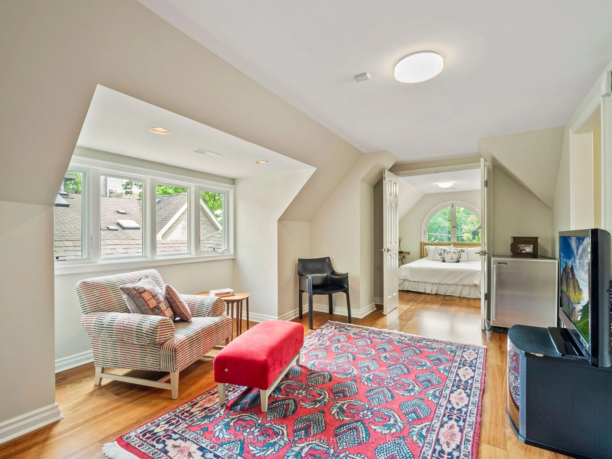 16 Clarendon Avenue