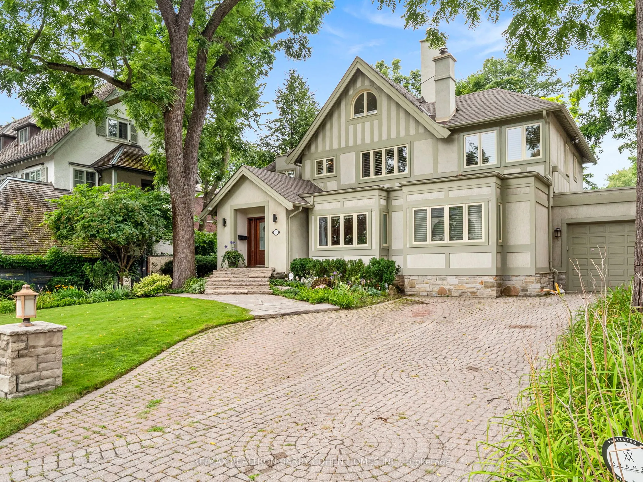 16 Clarendon Avenue
