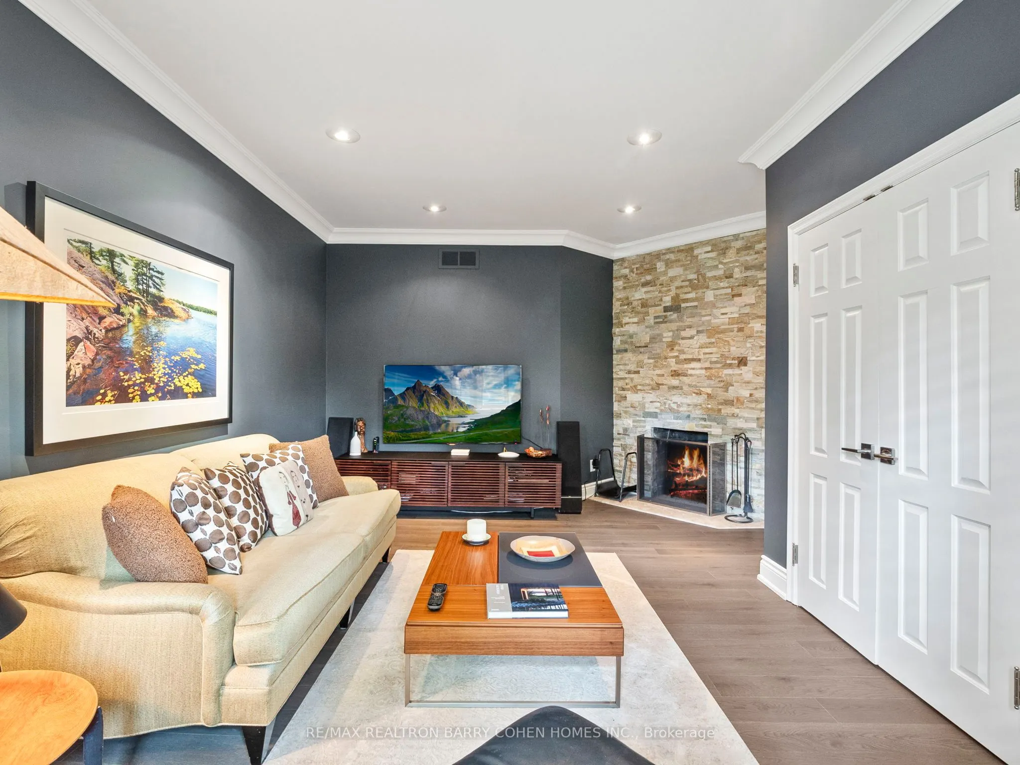 16 Clarendon Avenue