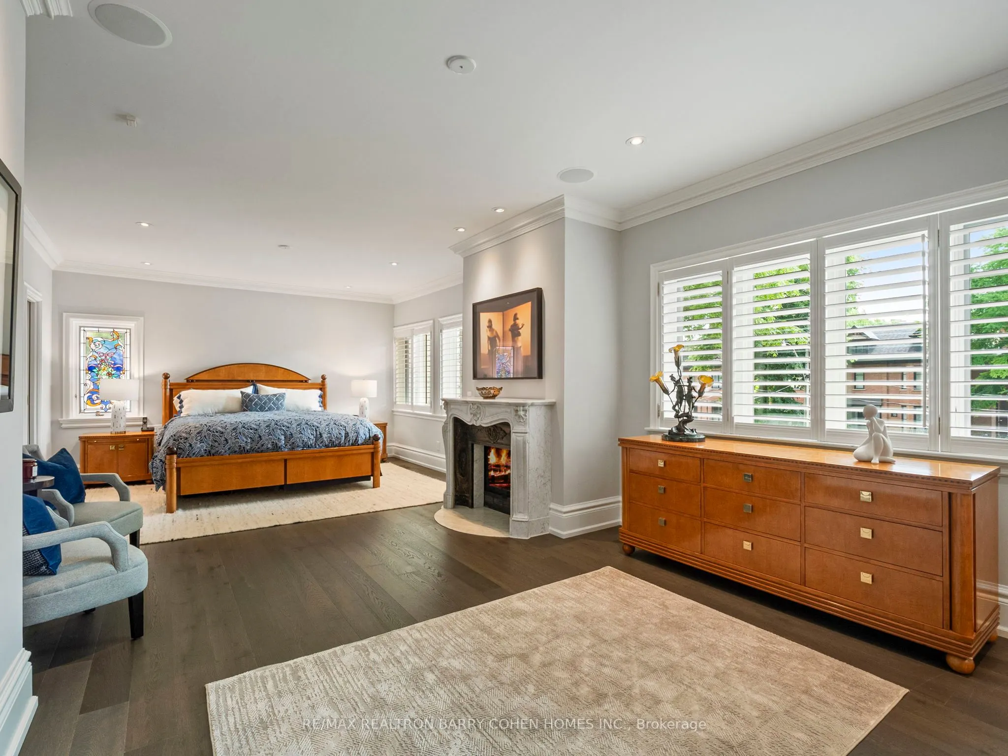 16 Clarendon Avenue