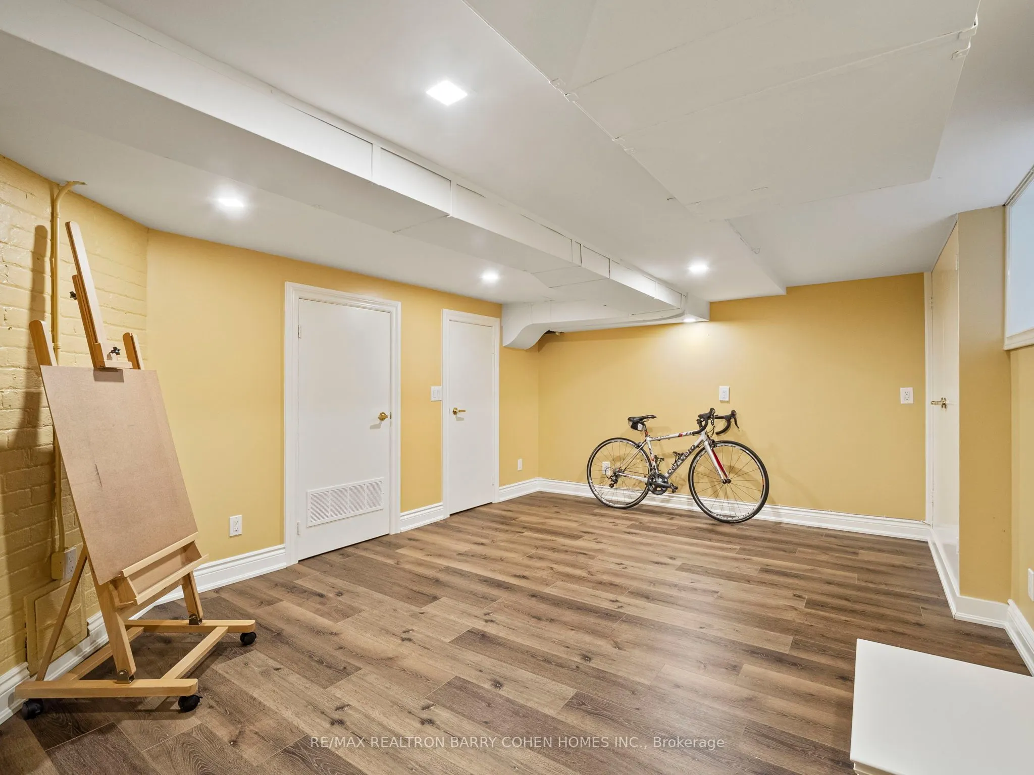 16 Clarendon Avenue
