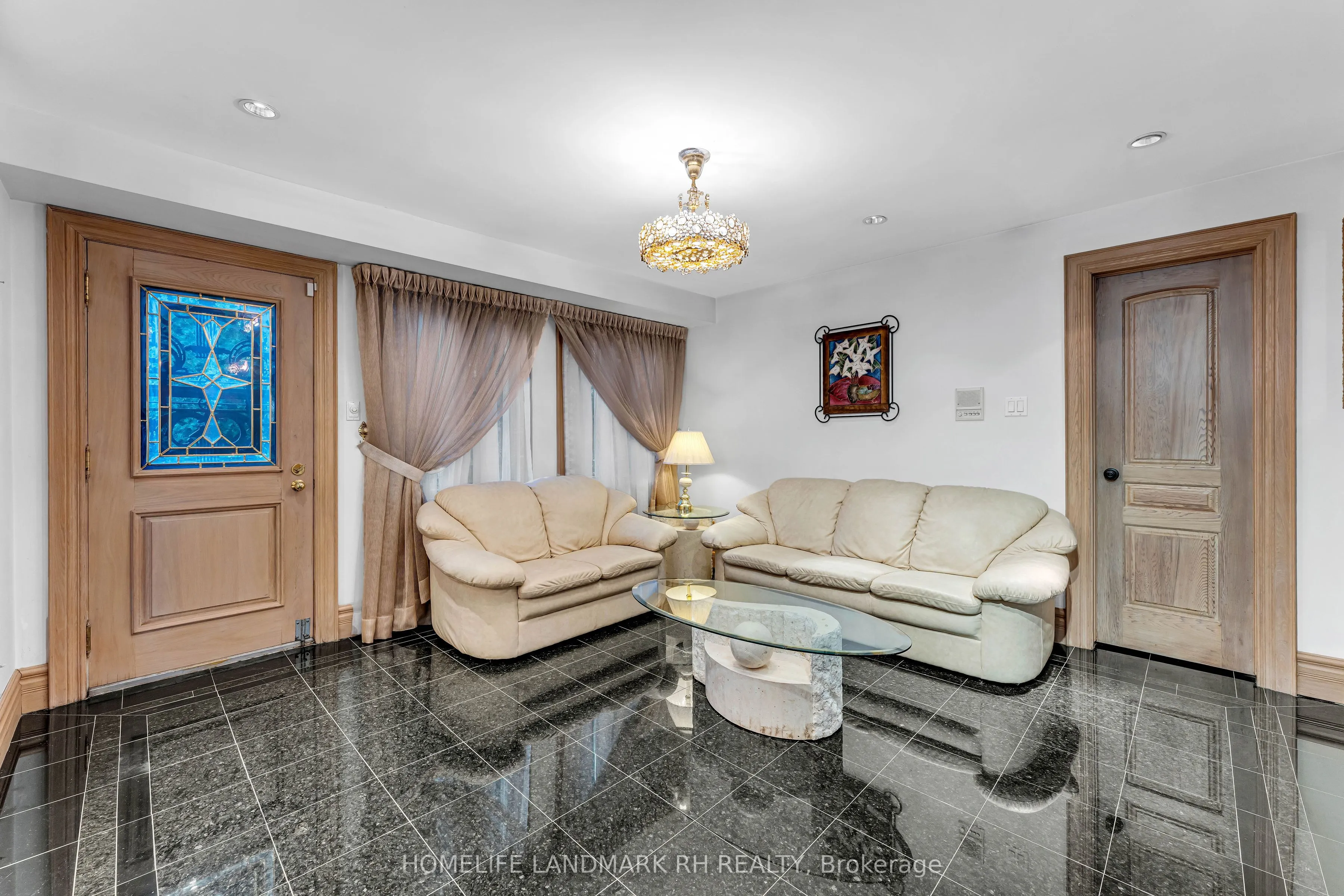 31 Arjay Crescent