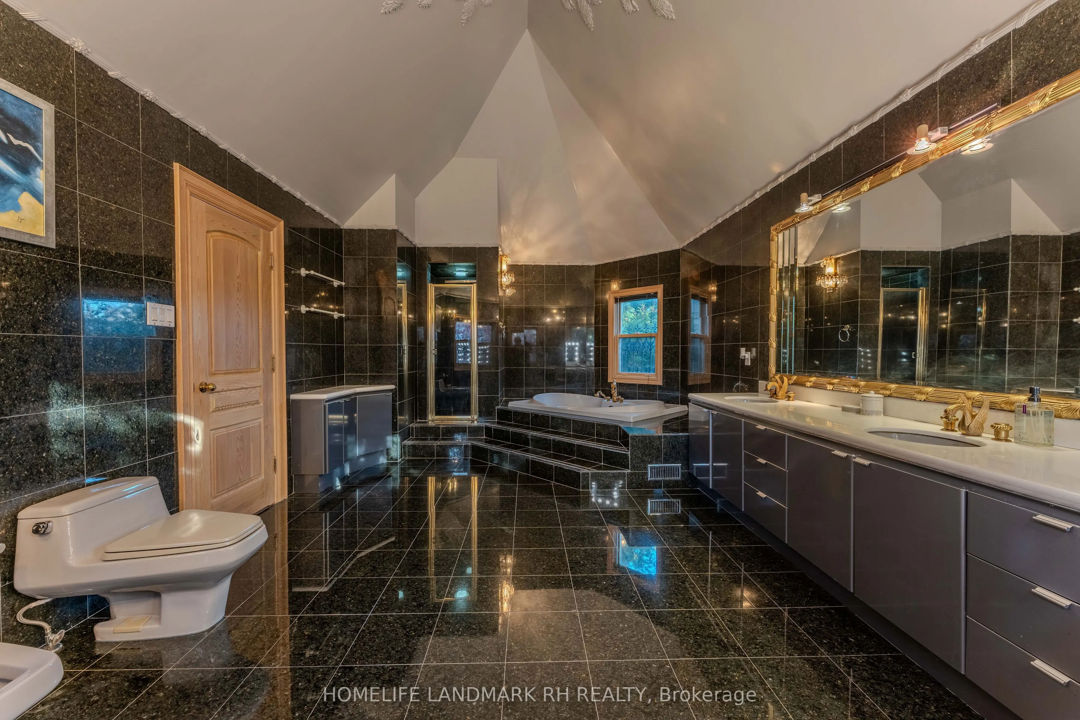 31 Arjay Crescent