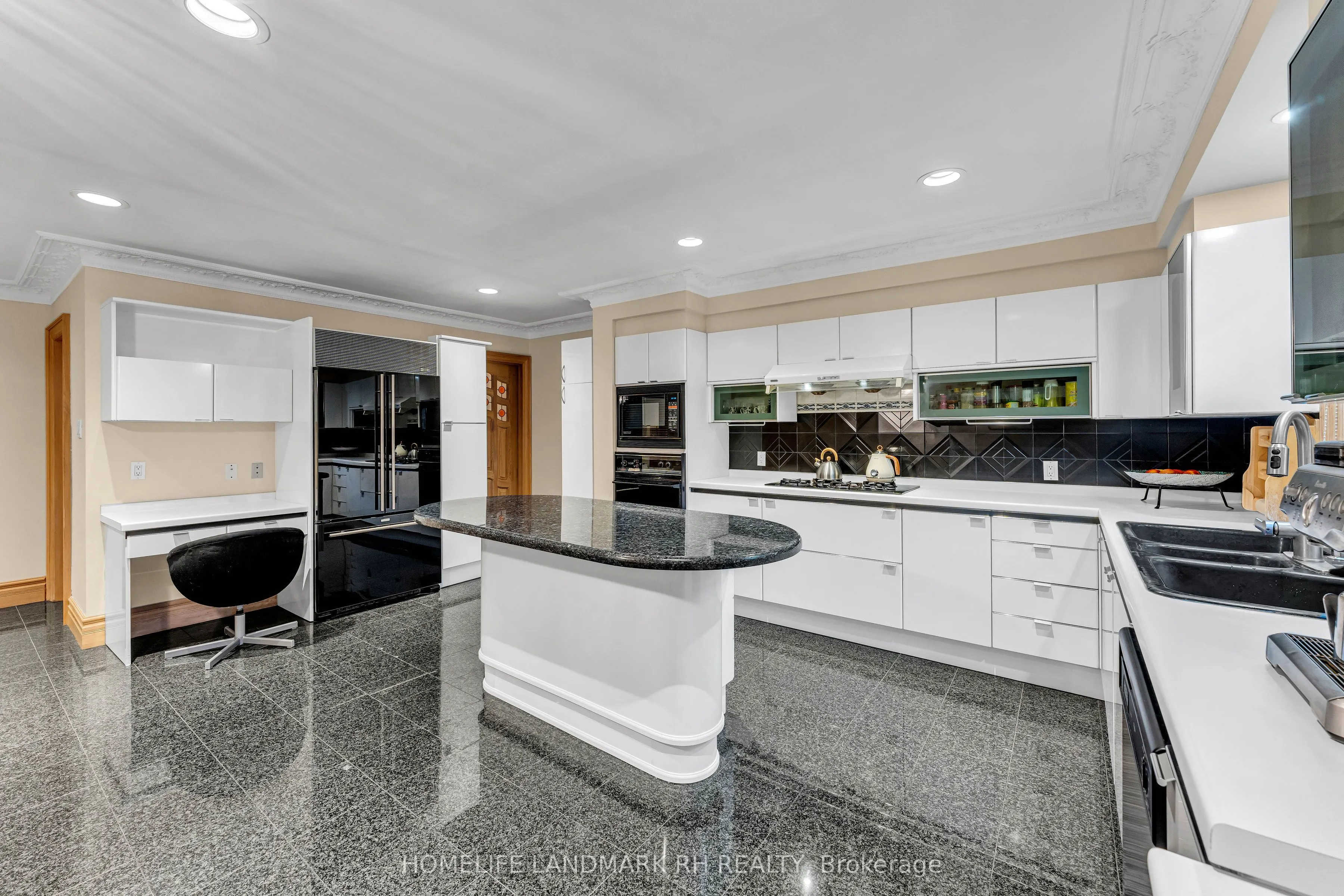 31 Arjay Crescent