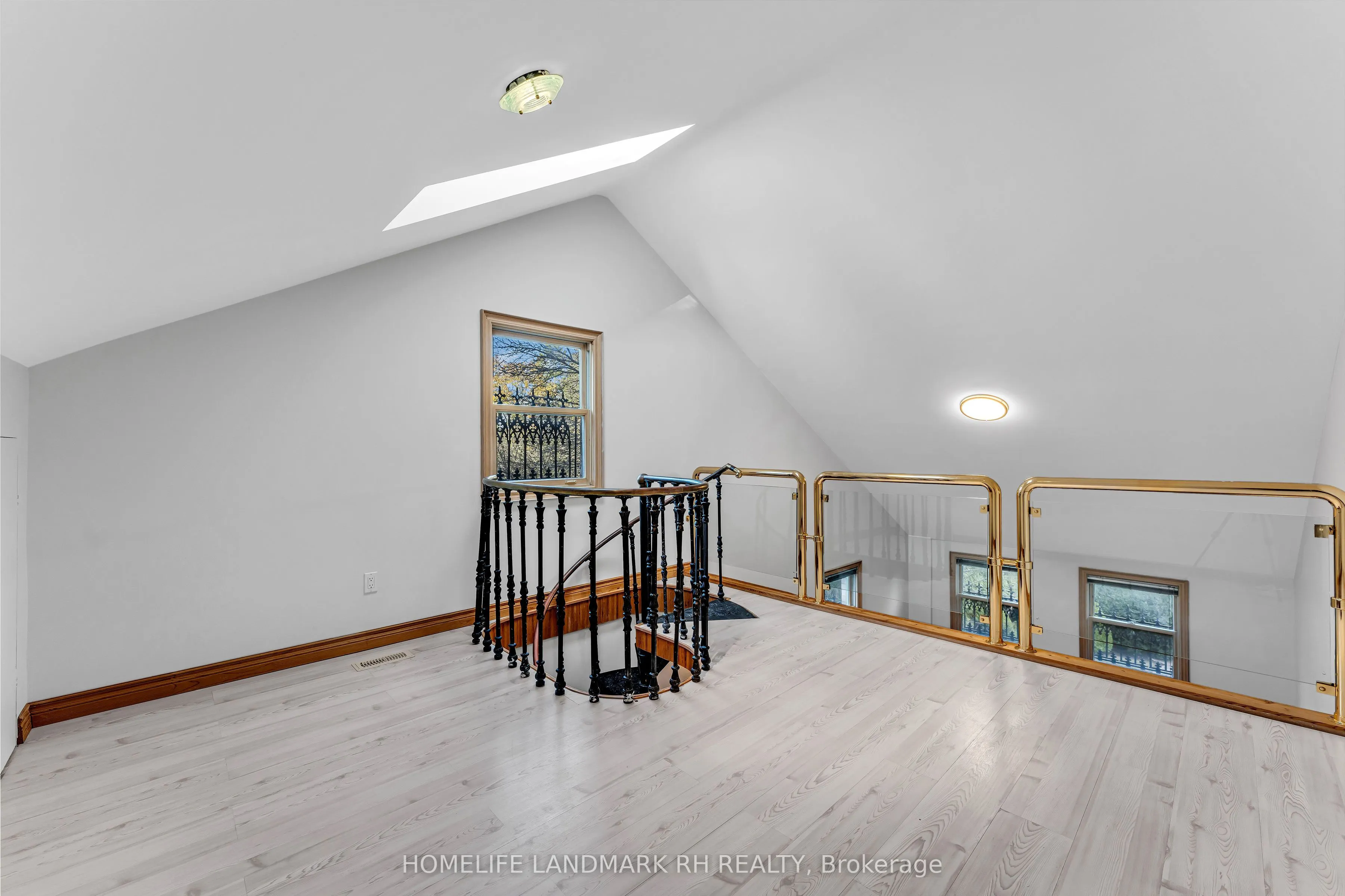31 Arjay Crescent