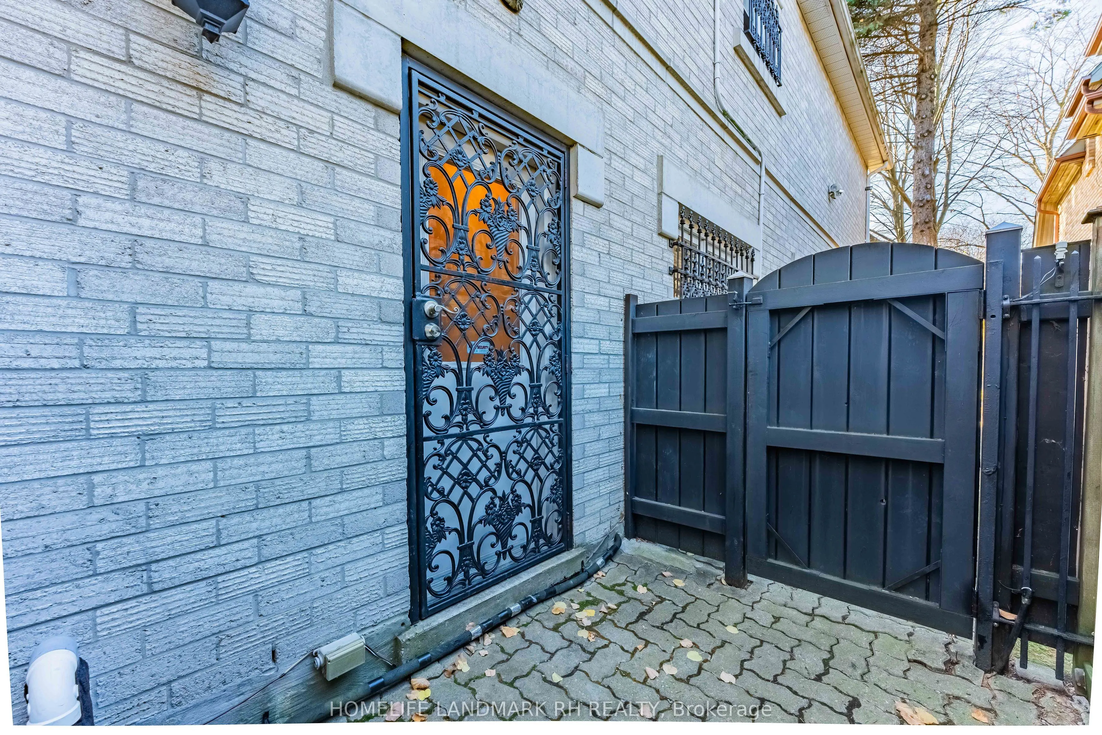 31 Arjay Crescent
