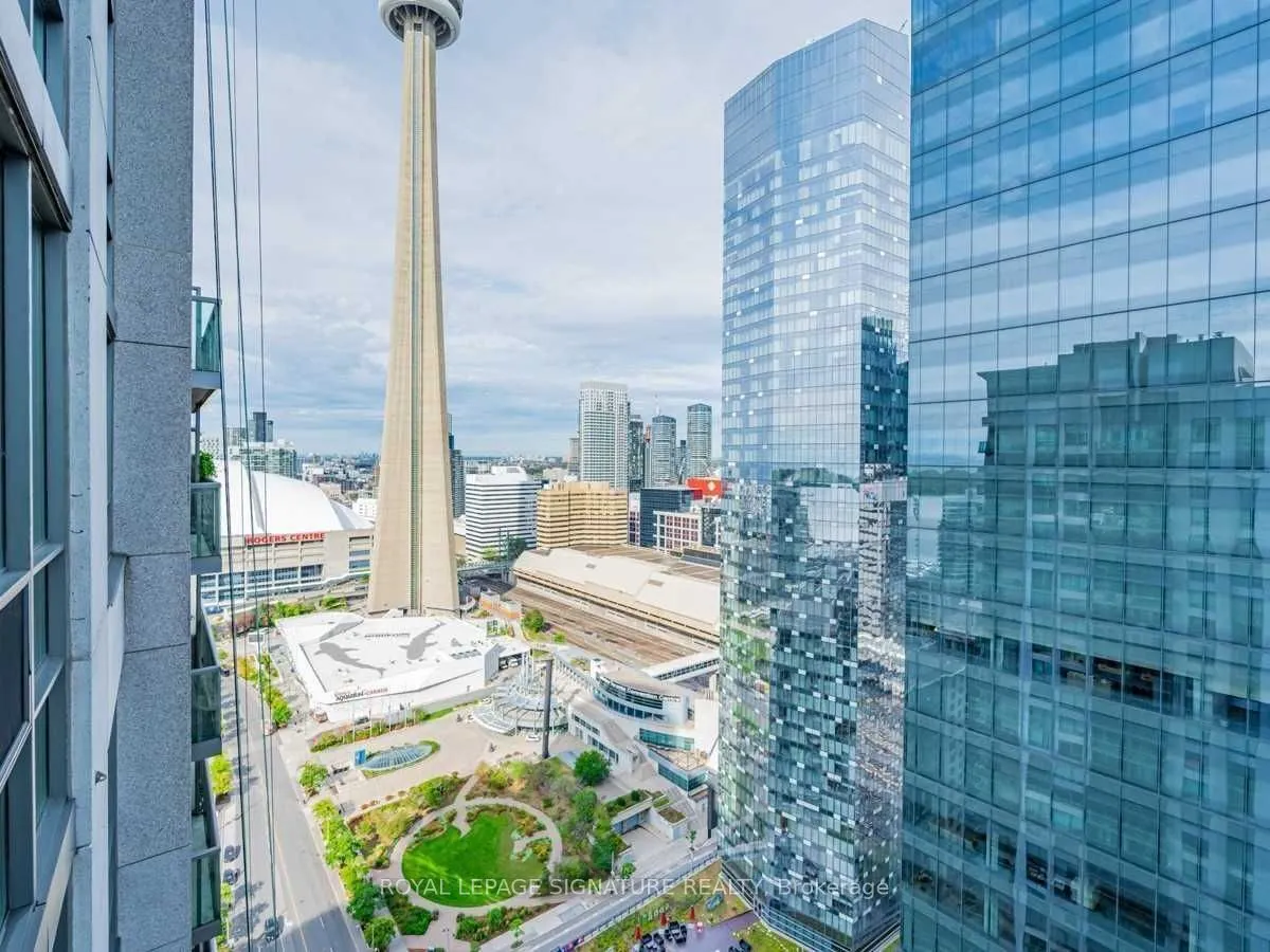 30 Grand Trunk Crescent, #3906